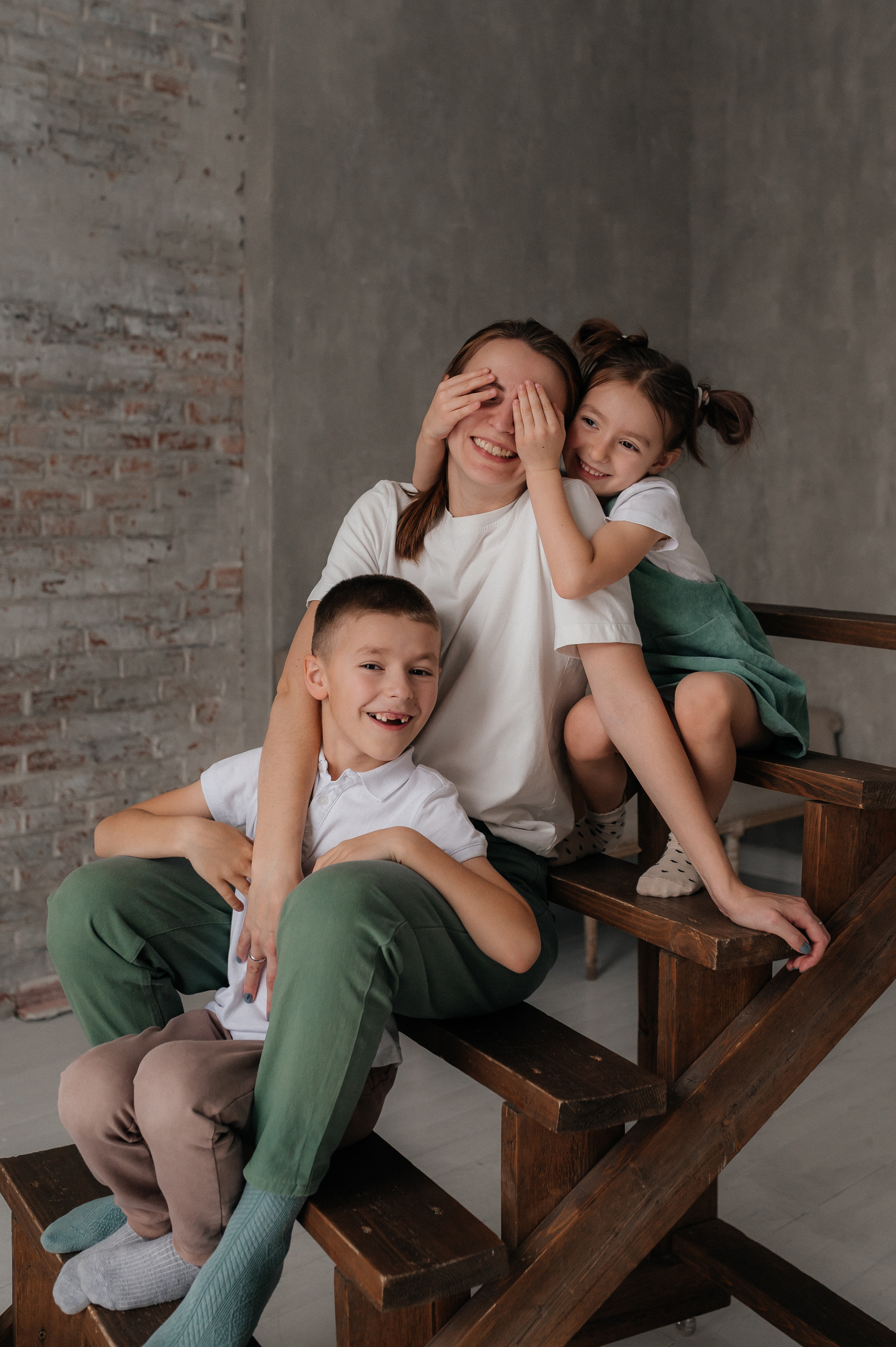 Алексей, Даша, Кирилл и Аня. Главная