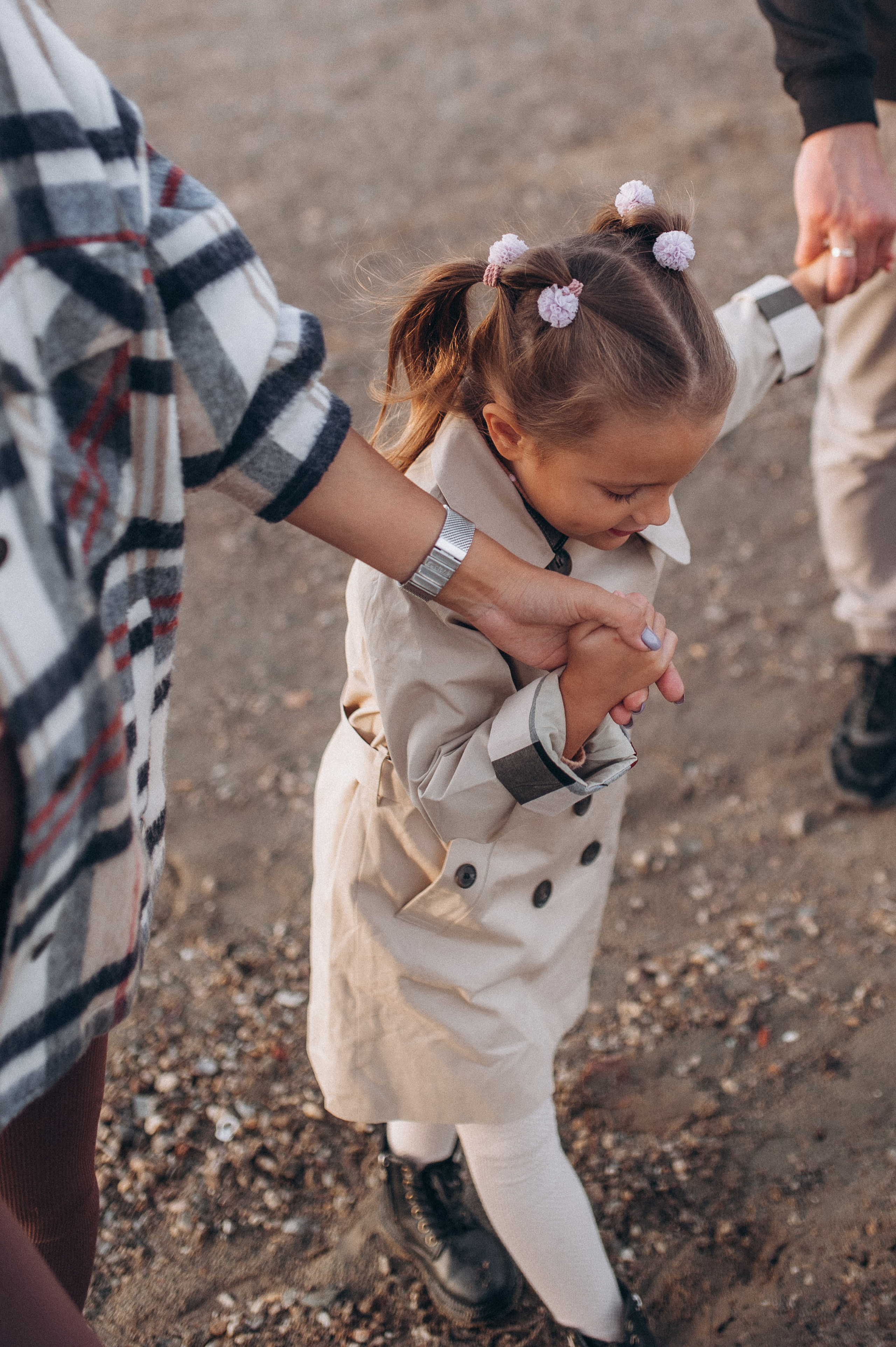 Паша, Оля и Вика. Прогулка. Главная