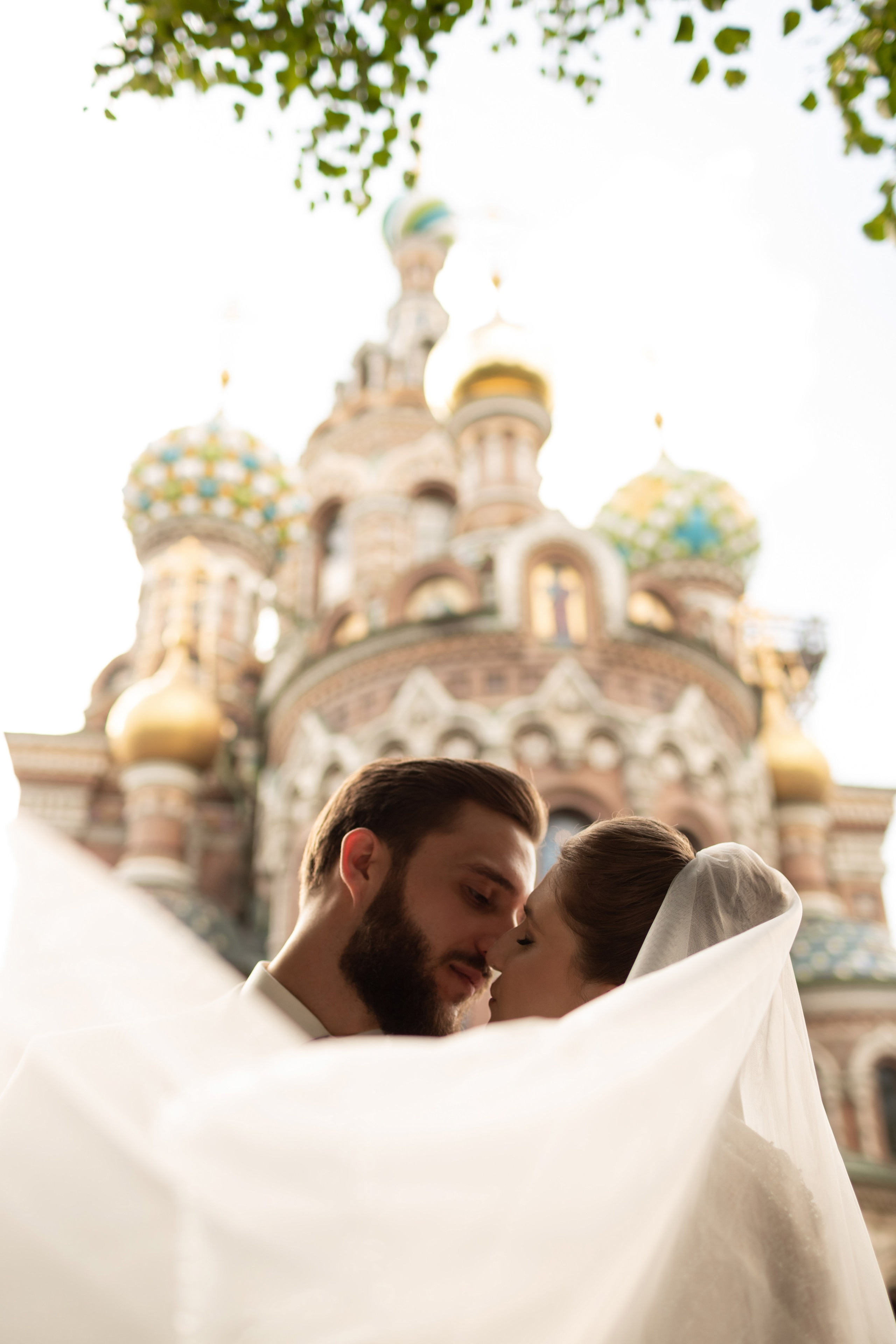 Свадебная фотопрогулка в Петербурге. Свадебный фотограф Кирилл Белый