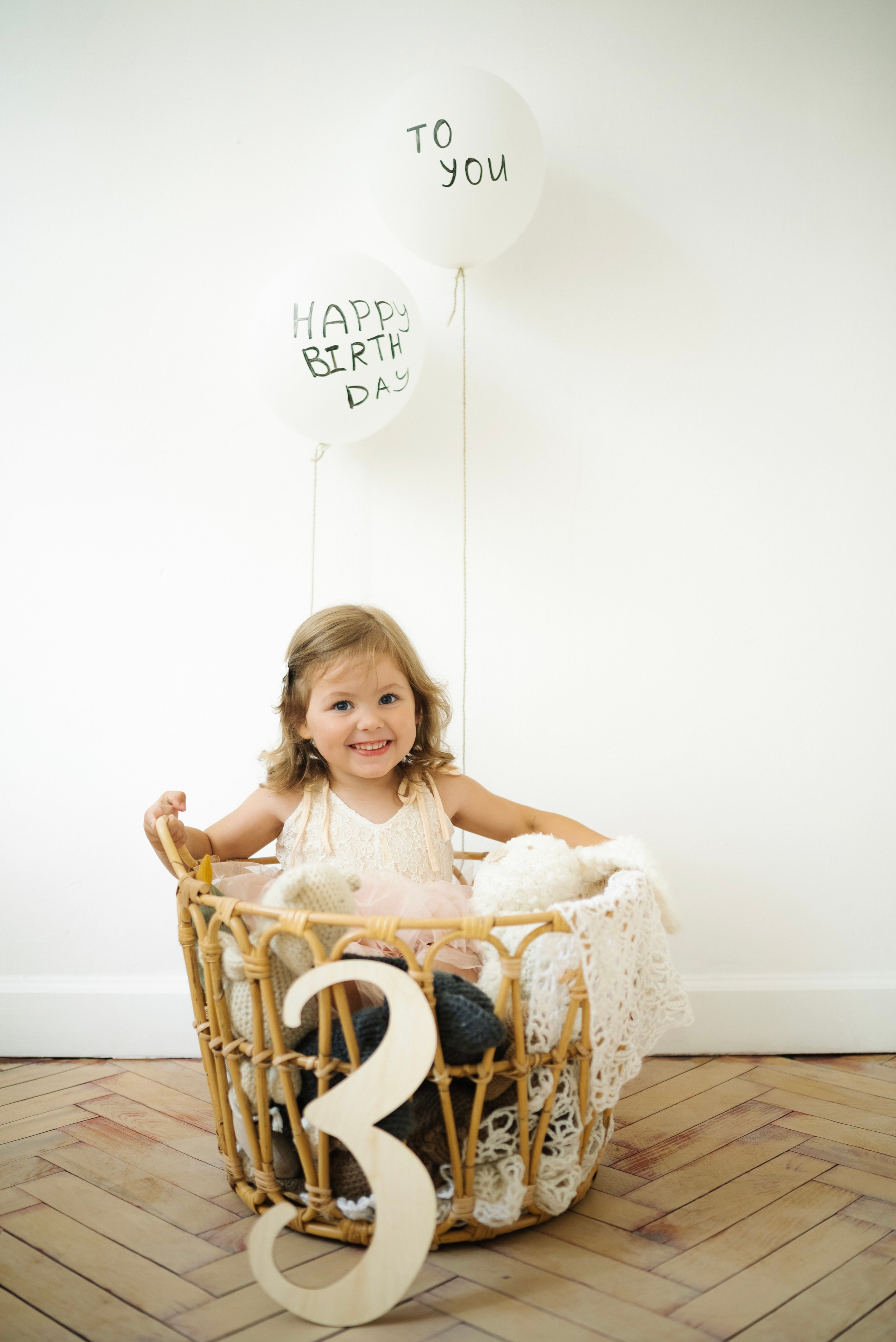 Мне год!. Ваш свадебный и семейный фотограф