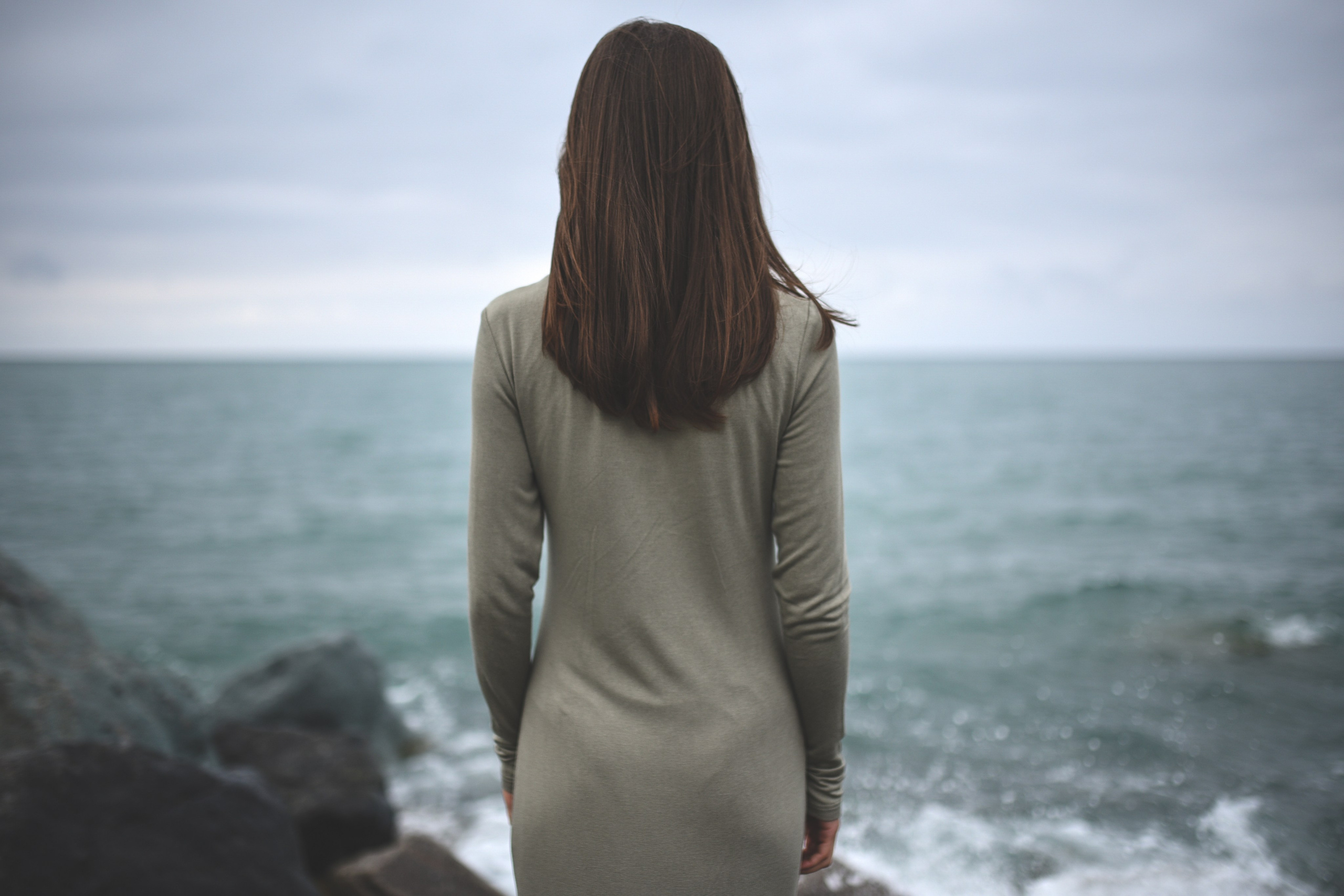 Alina and the Sea. Anastasia Serdyuk, travel photographer, travel photo, portraits, stories, fineart prints