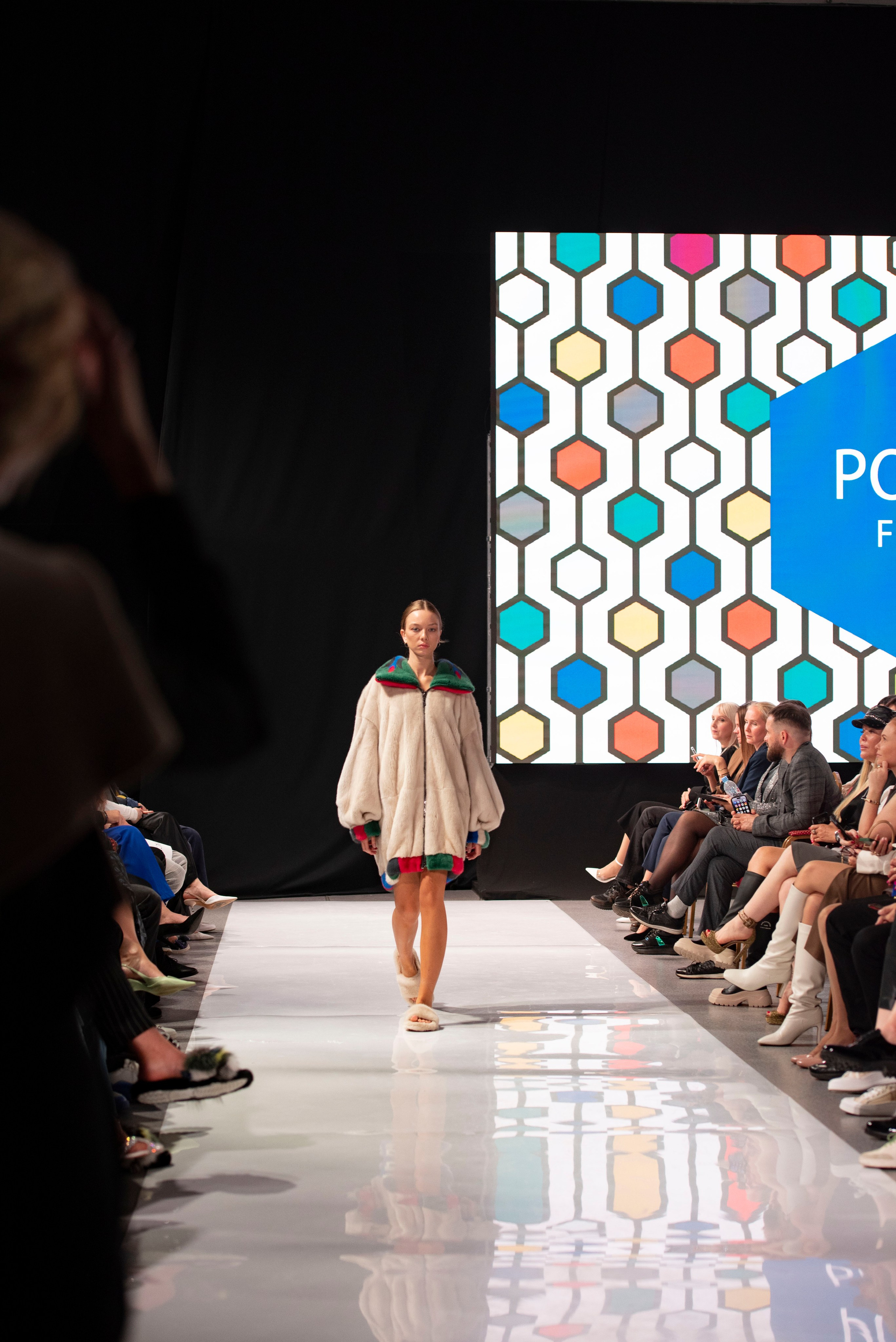 Фотограф на модельный показ. Свадебный, семейный, фэшн фотограф, школьный фотограф в Сочи