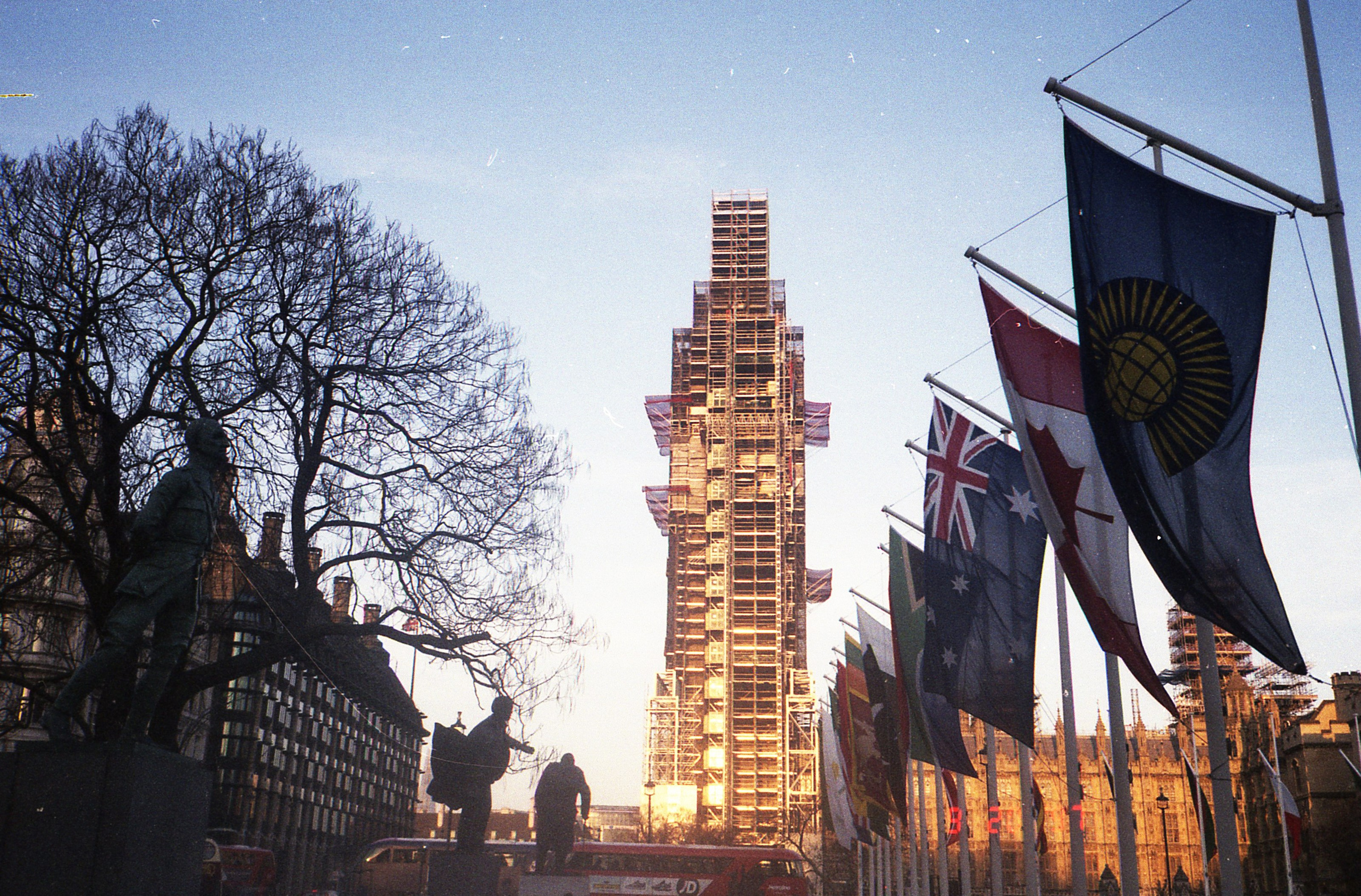 Analog London. Iraogo