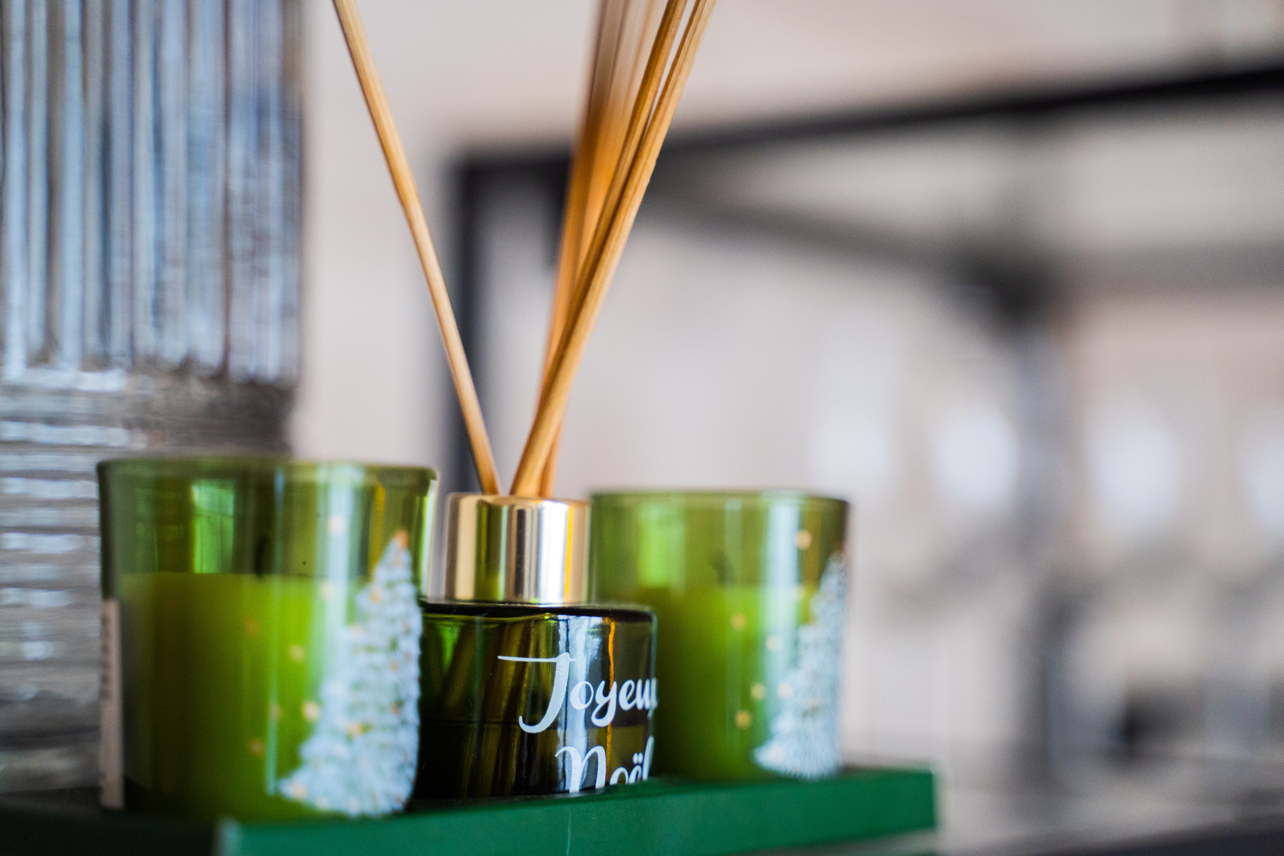 Интерьерная съемка частного гостевого дома. Занимаюсь профессиональной фотографией и живу рядом с Байкалом. Работаю в разных жанрах