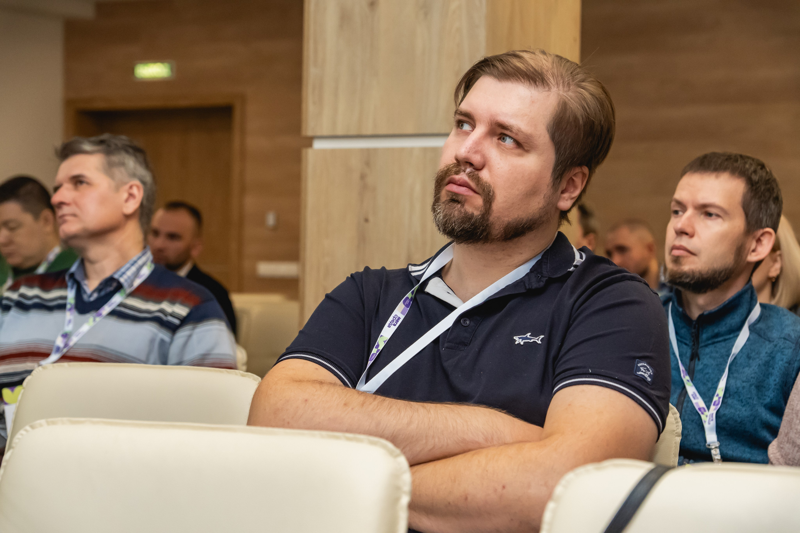 Мегасреда. Занимаюсь профессиональной фотографией и живу рядом с Байкалом. Работаю в разных жанрах