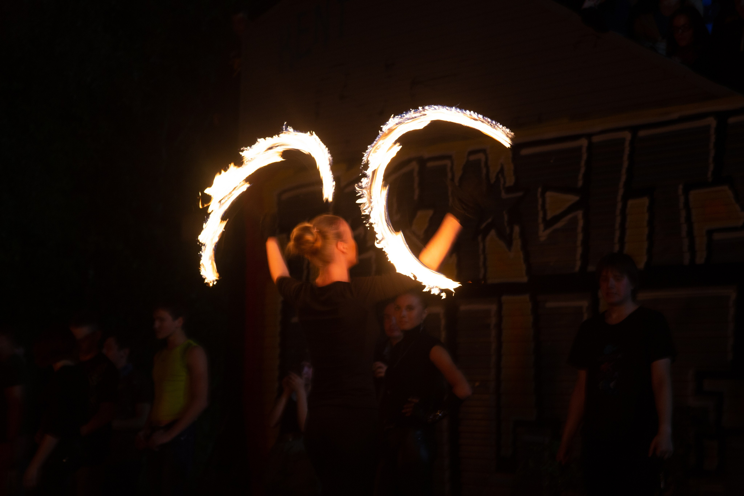 Огненное шоу в Перми. Фотограф Никита Попов. Фотограф Пермь. Фотосессия в фотостудии Перми и на свежем воздухе