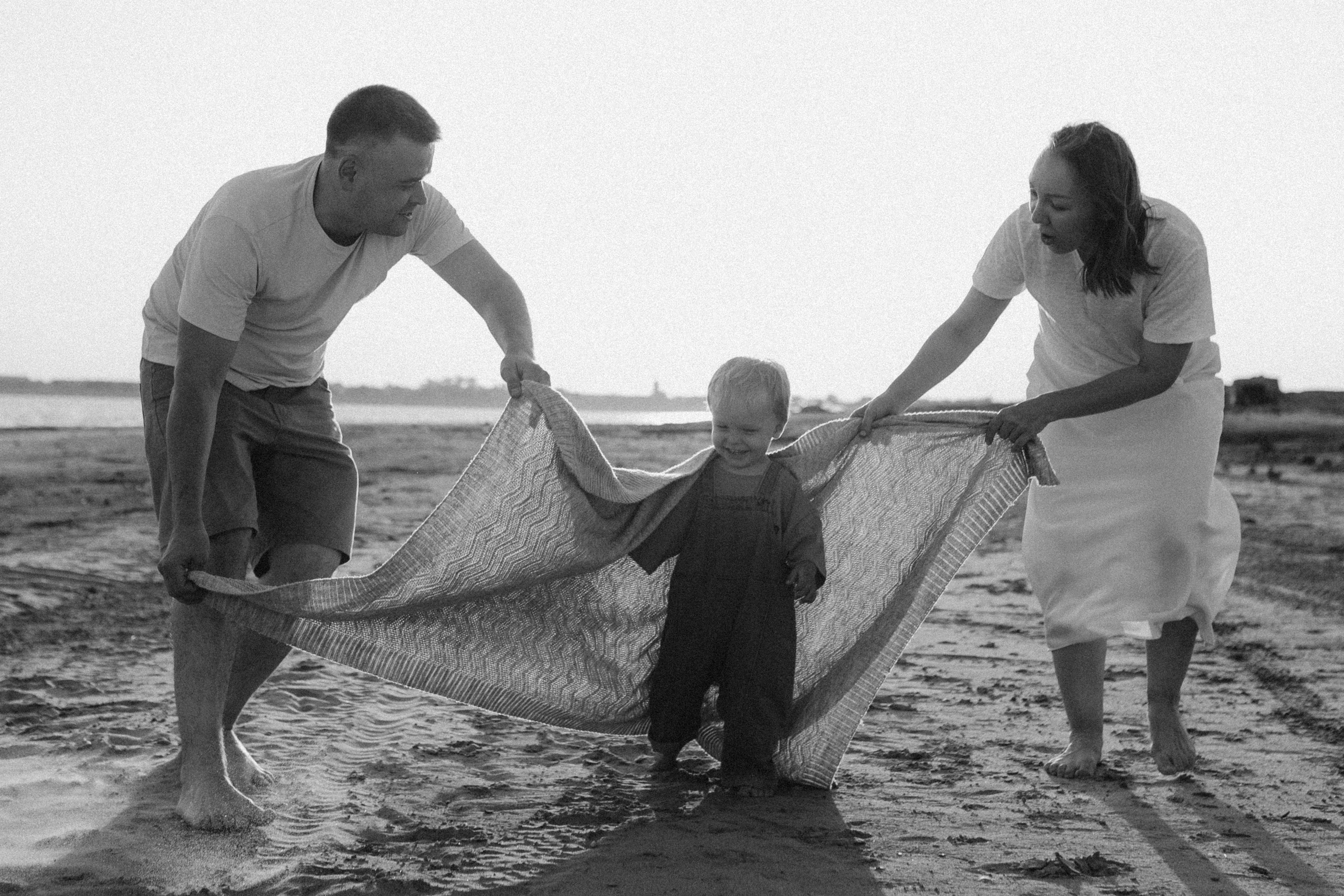 Трое у реки, не считая фотографа. Семейный фотограф в Краснодаре Яна Морева