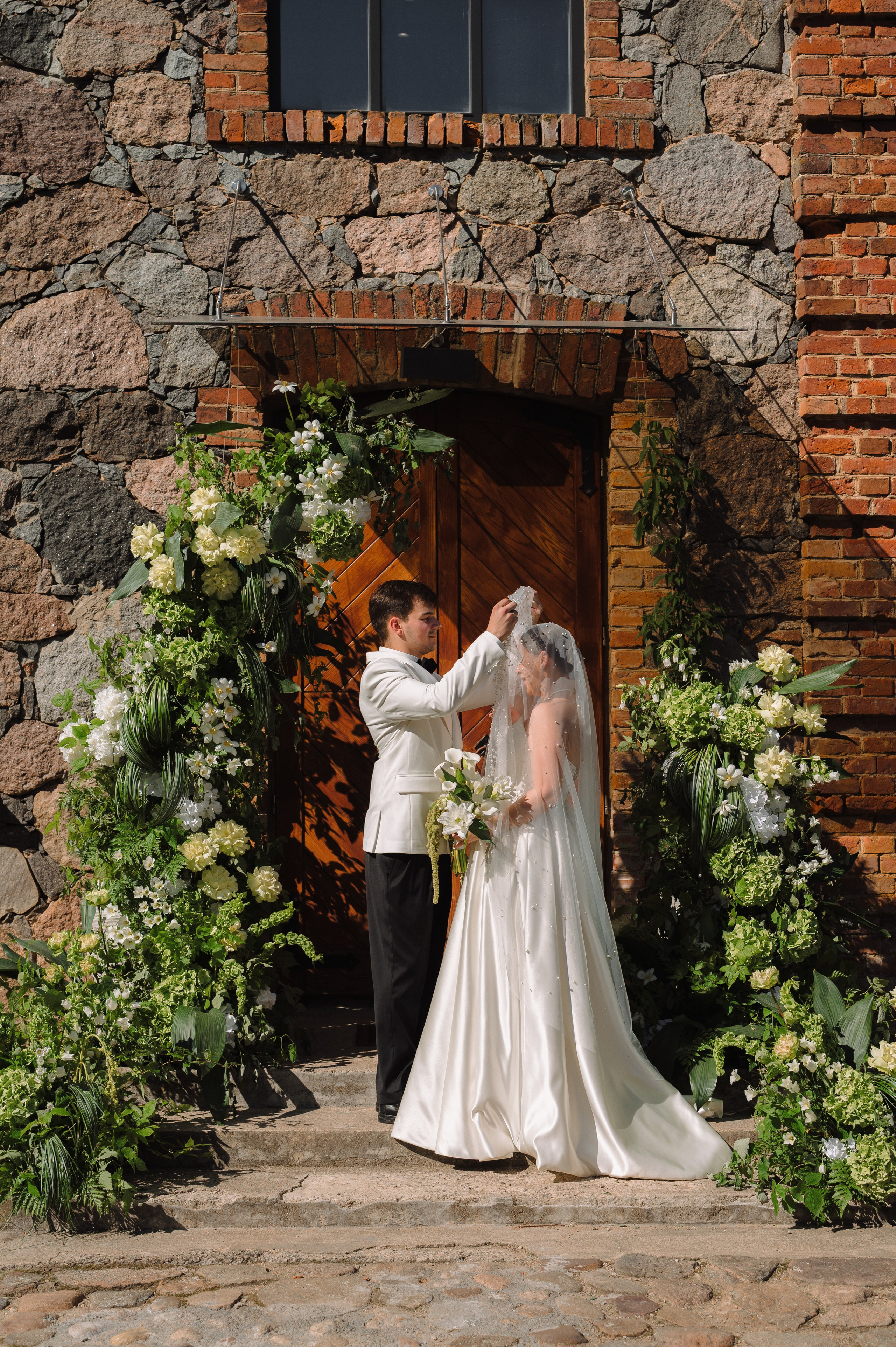 Свадебная фотосъемка в «Двор Стайки»