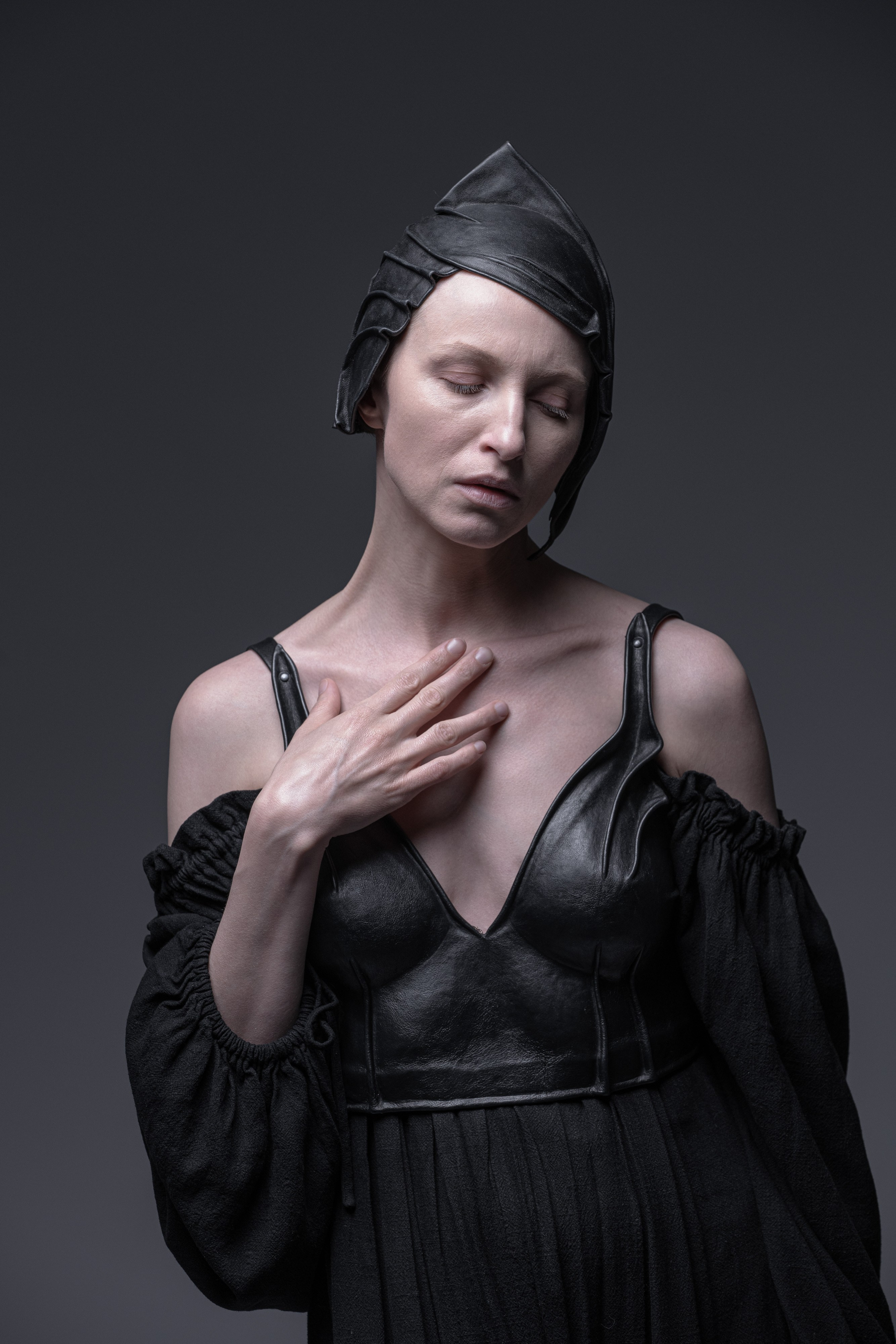 Black leather. Portrait photographer in Minsk Slava Potalakh