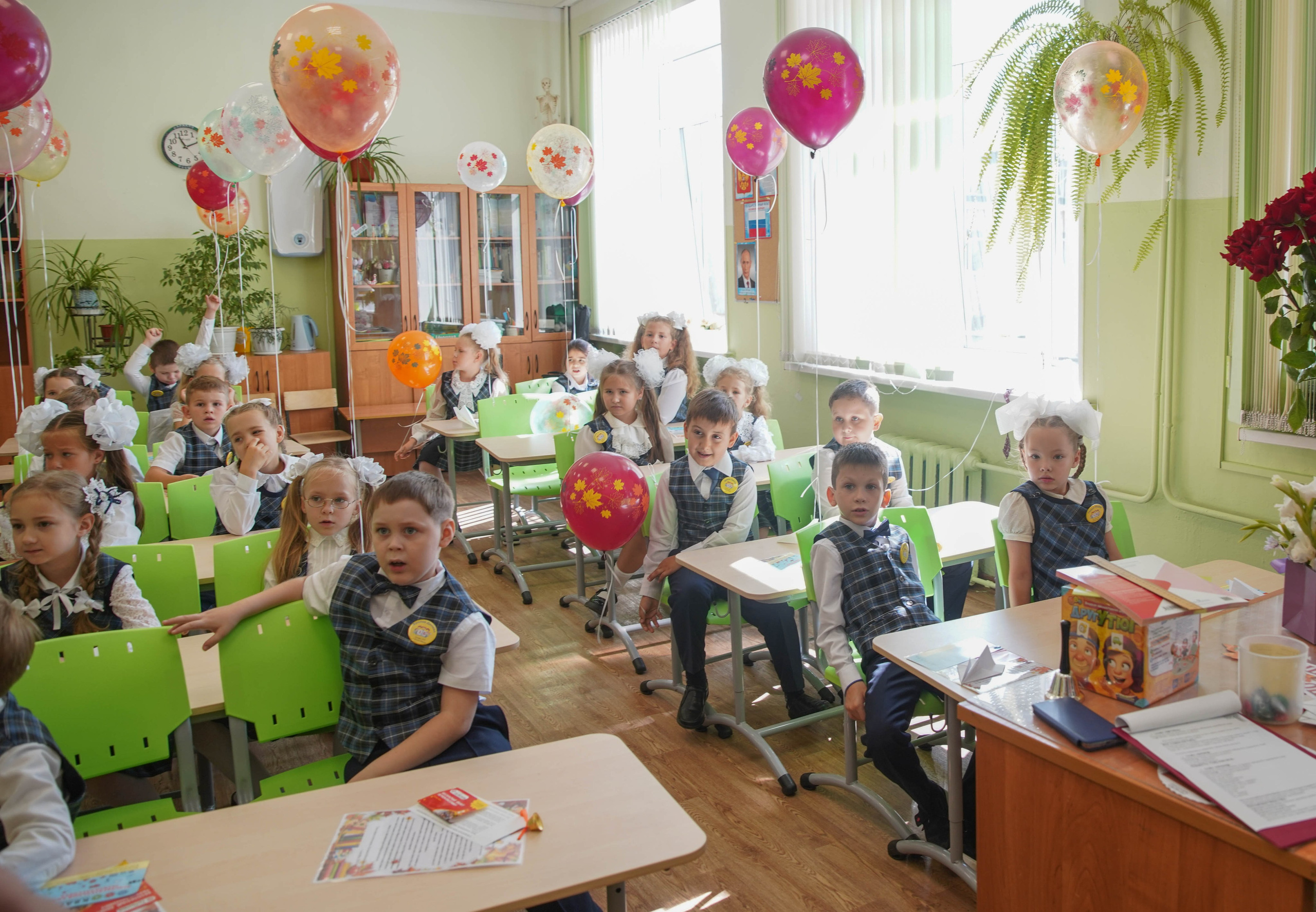 Первый класс линейка, в классе, портреты. Семейный и детский фотограф в Нижнем Новгороде