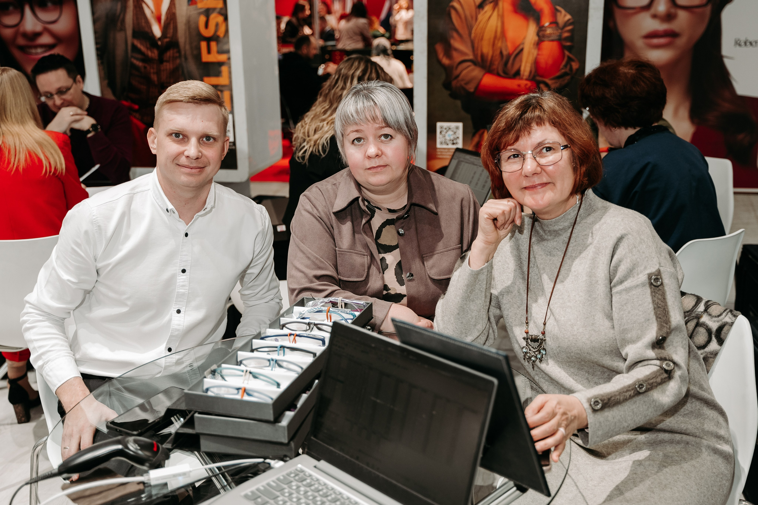 Оптическая_выставка. Репортажный и свадебный фотограф в Москве Рая Небогатова