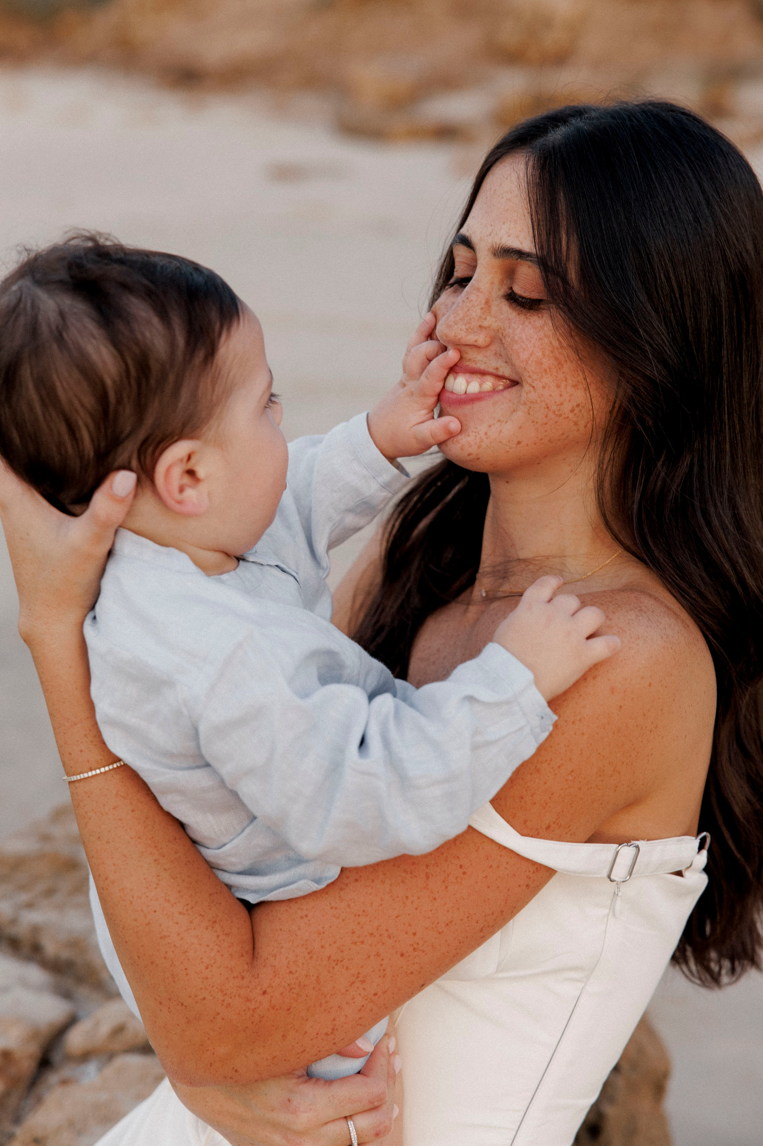 First year family photos near the sea. Главная