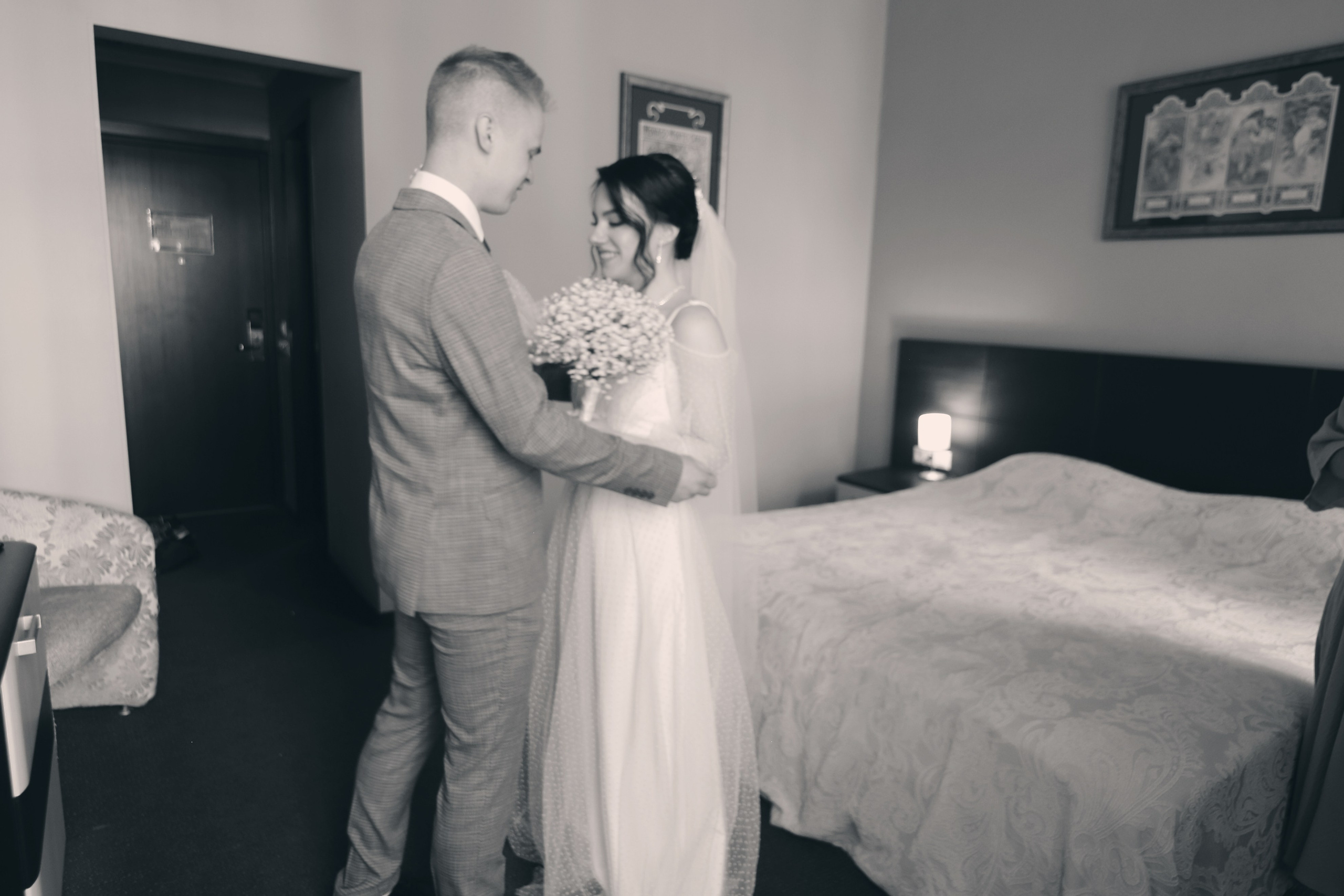 Съемка пары в отеле, на природе, в городе. Свадебный и репортажный фотограф в Ярославле и Санкт-Петербурге Роман Микрюков