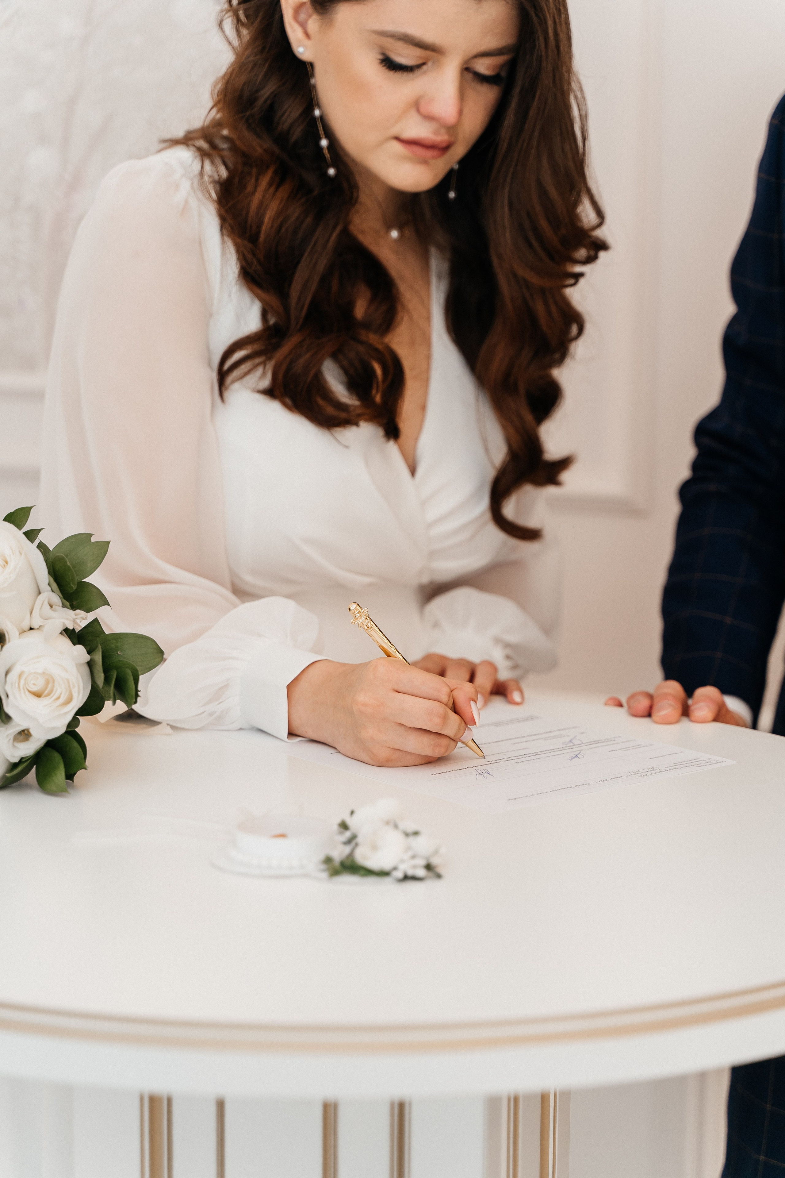 Фотографии с регистрации. Свадебный фотограф в городе Омск EAV Анастасия