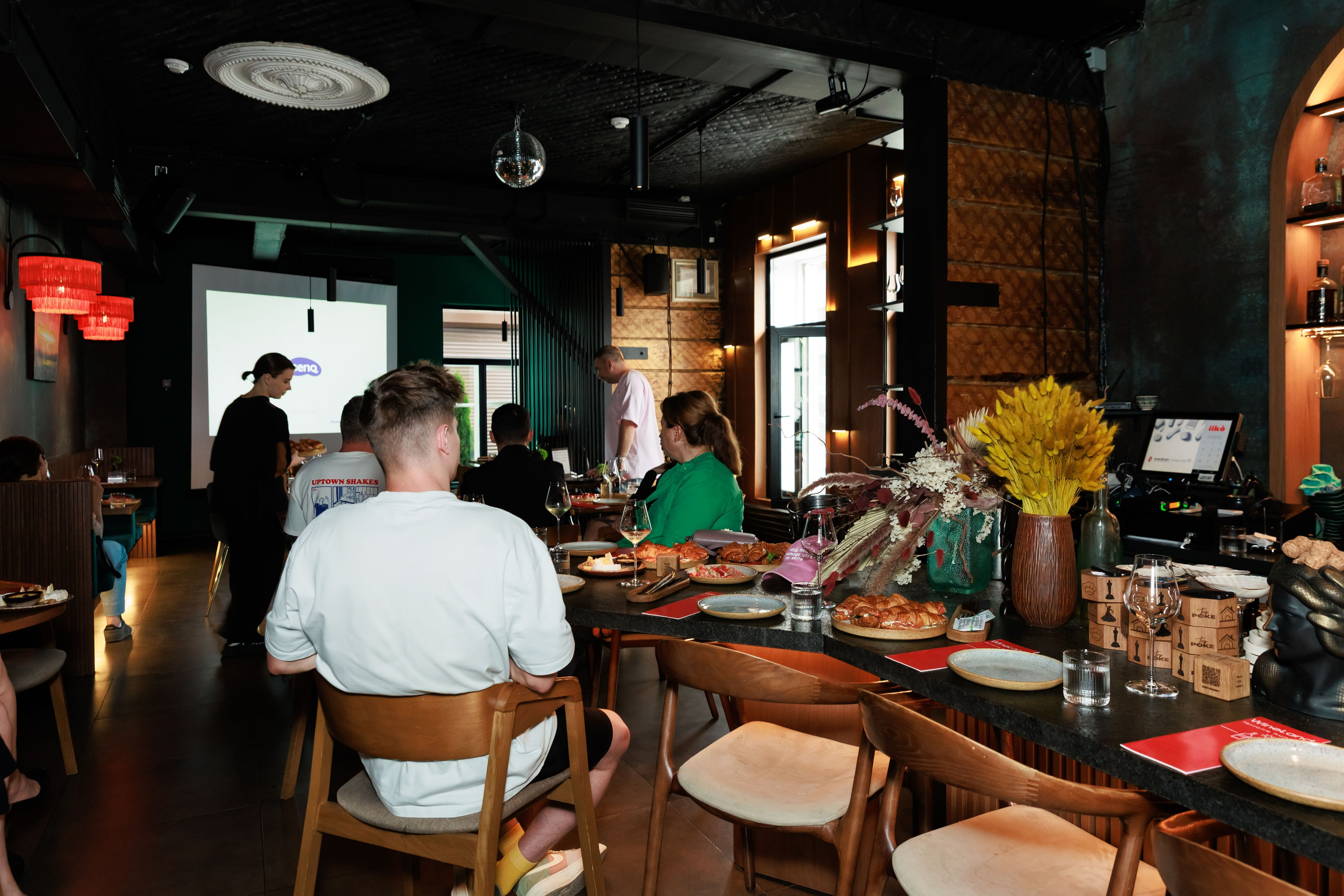 Бизнес завтрак рестораторов. Гастробар TopPoke. Фотограф Новосибирск — Наталья Гресь