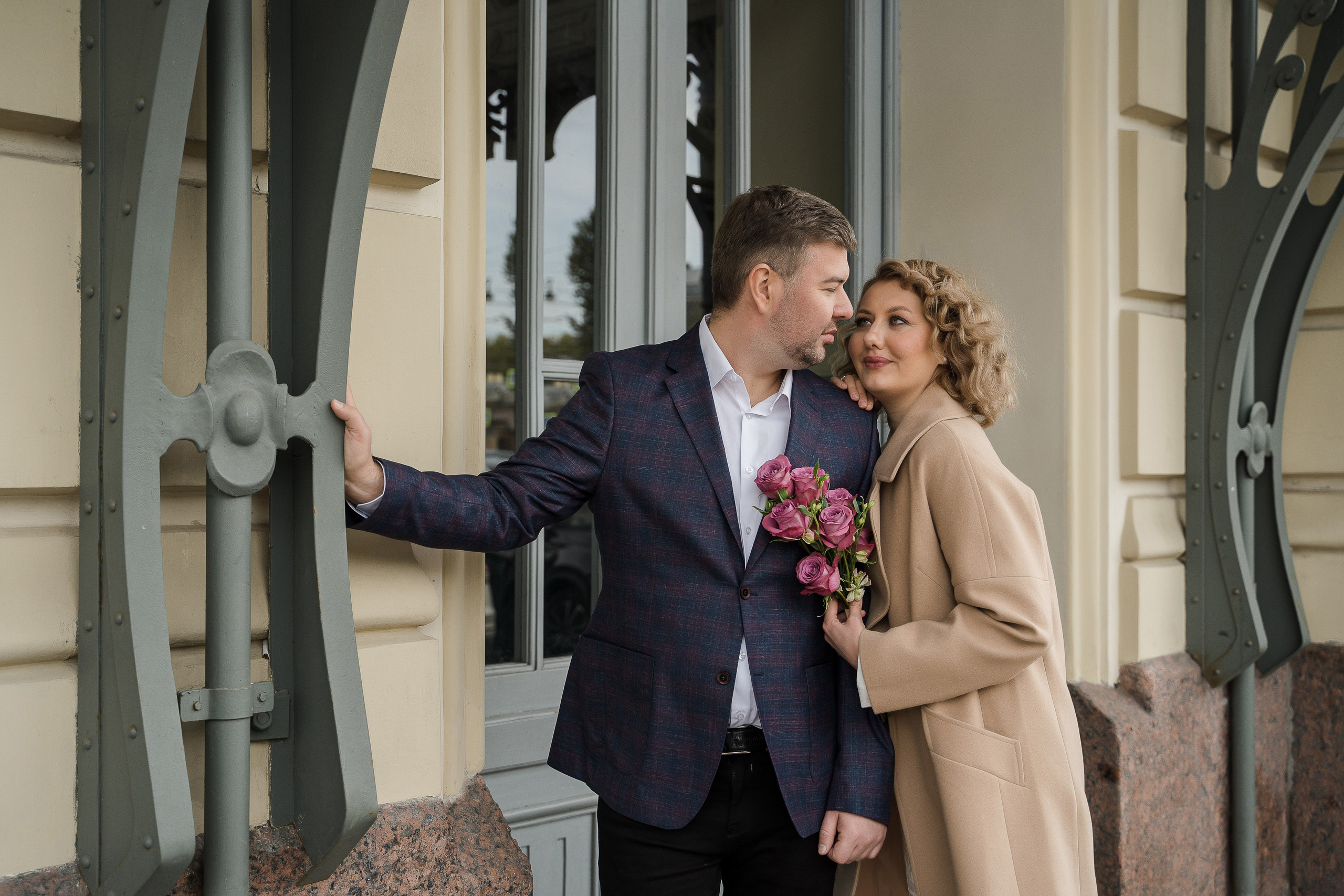 Свадебная фотосессия на Витебском вокзале. Свадебный и семейный фотограф в Пушкине и Санкт-Петербурге Мария Филиппова
