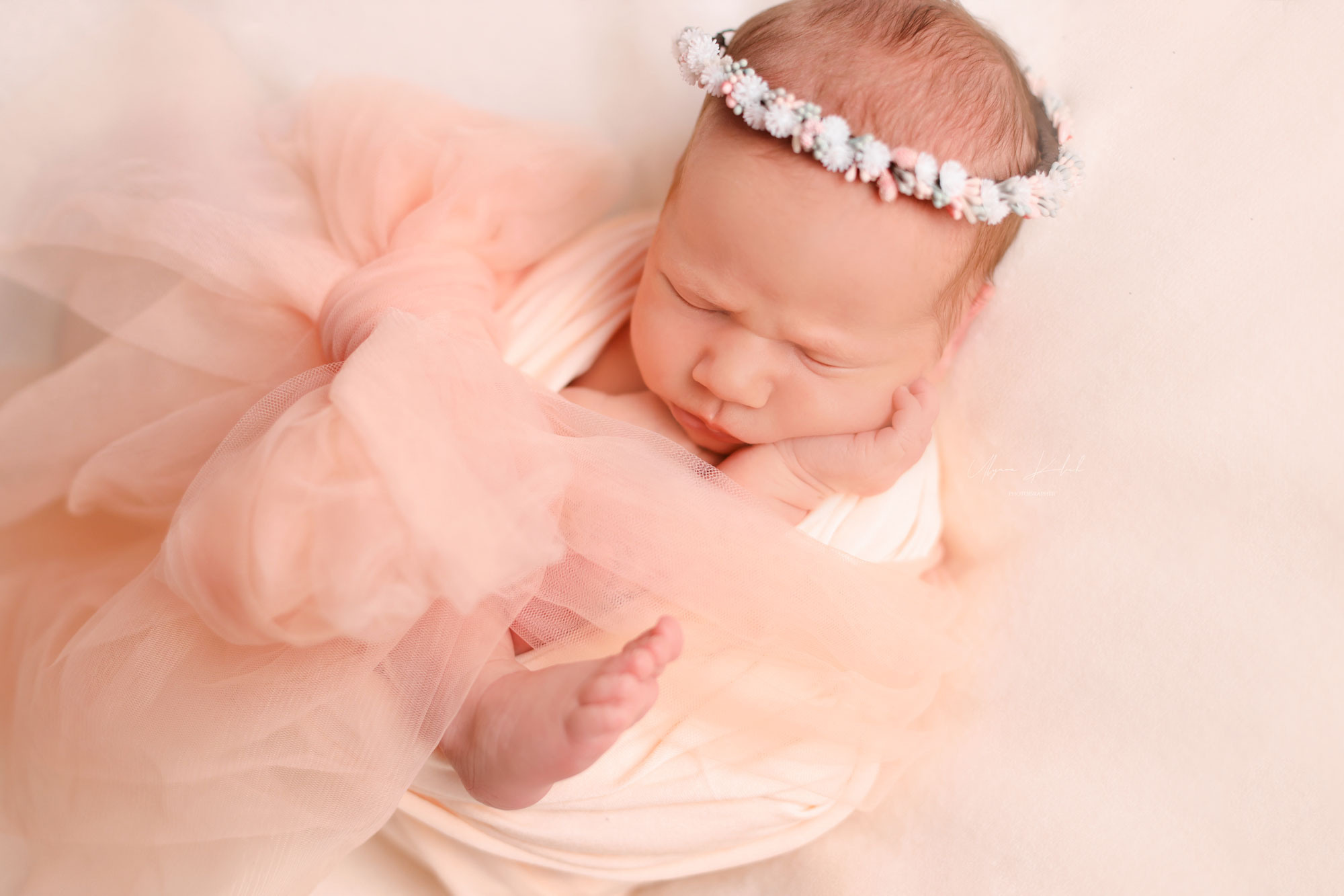 Маленький подарок. Фотограф беременности, новорожденных и детей до года в Астане