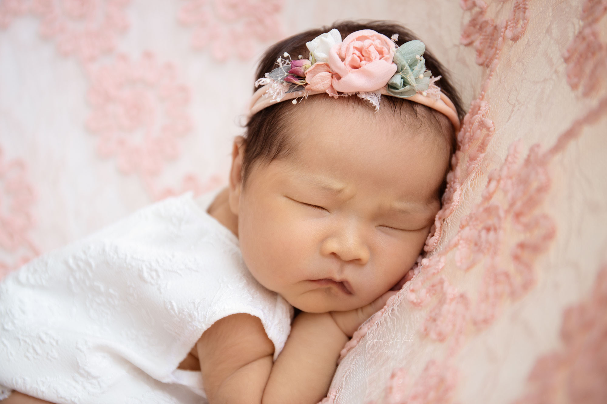 Newborn. Фотограф беременности, новорожденных и детей до года в Астане