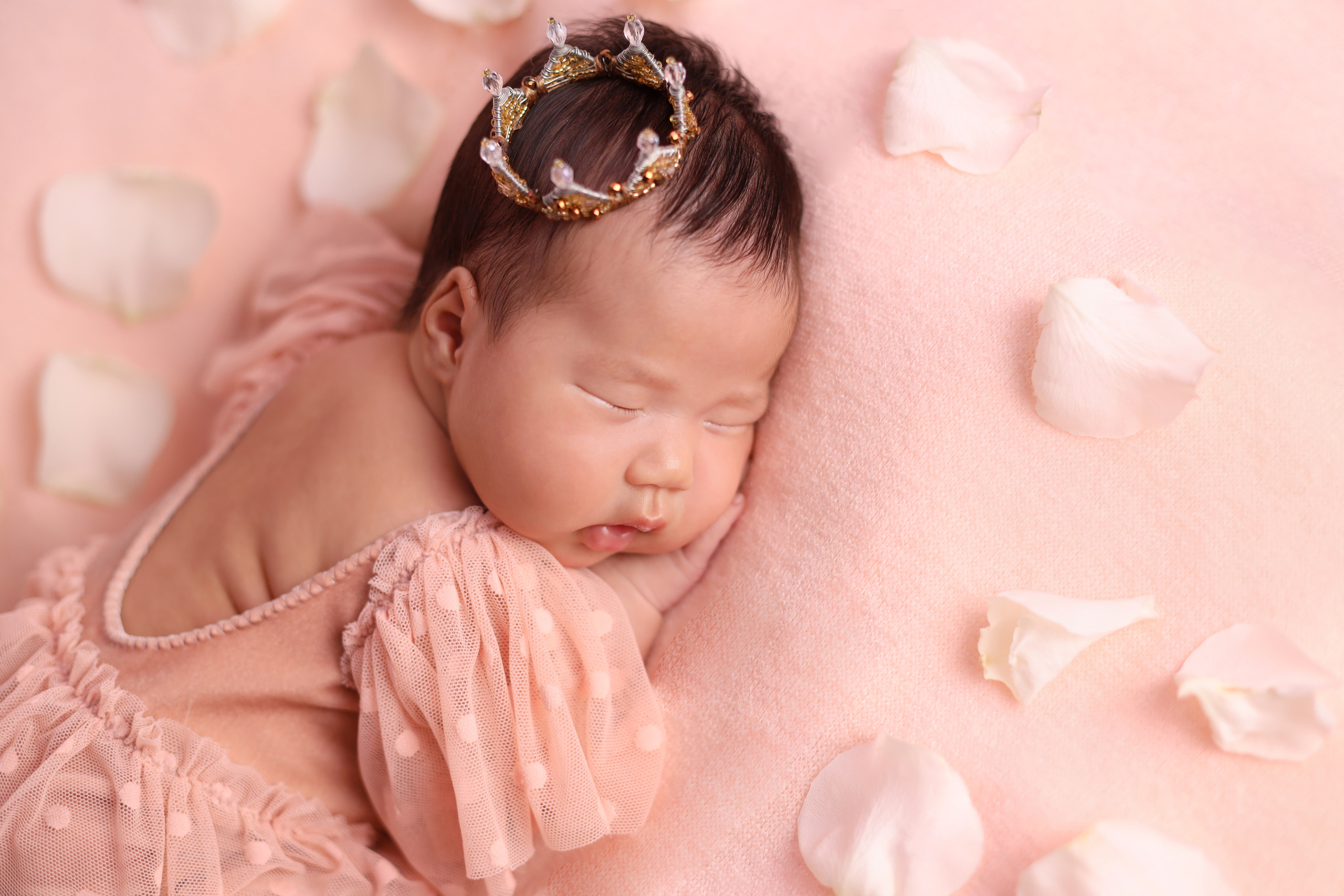 Newborn. Фотограф беременности, новорожденных и детей до года в Астане