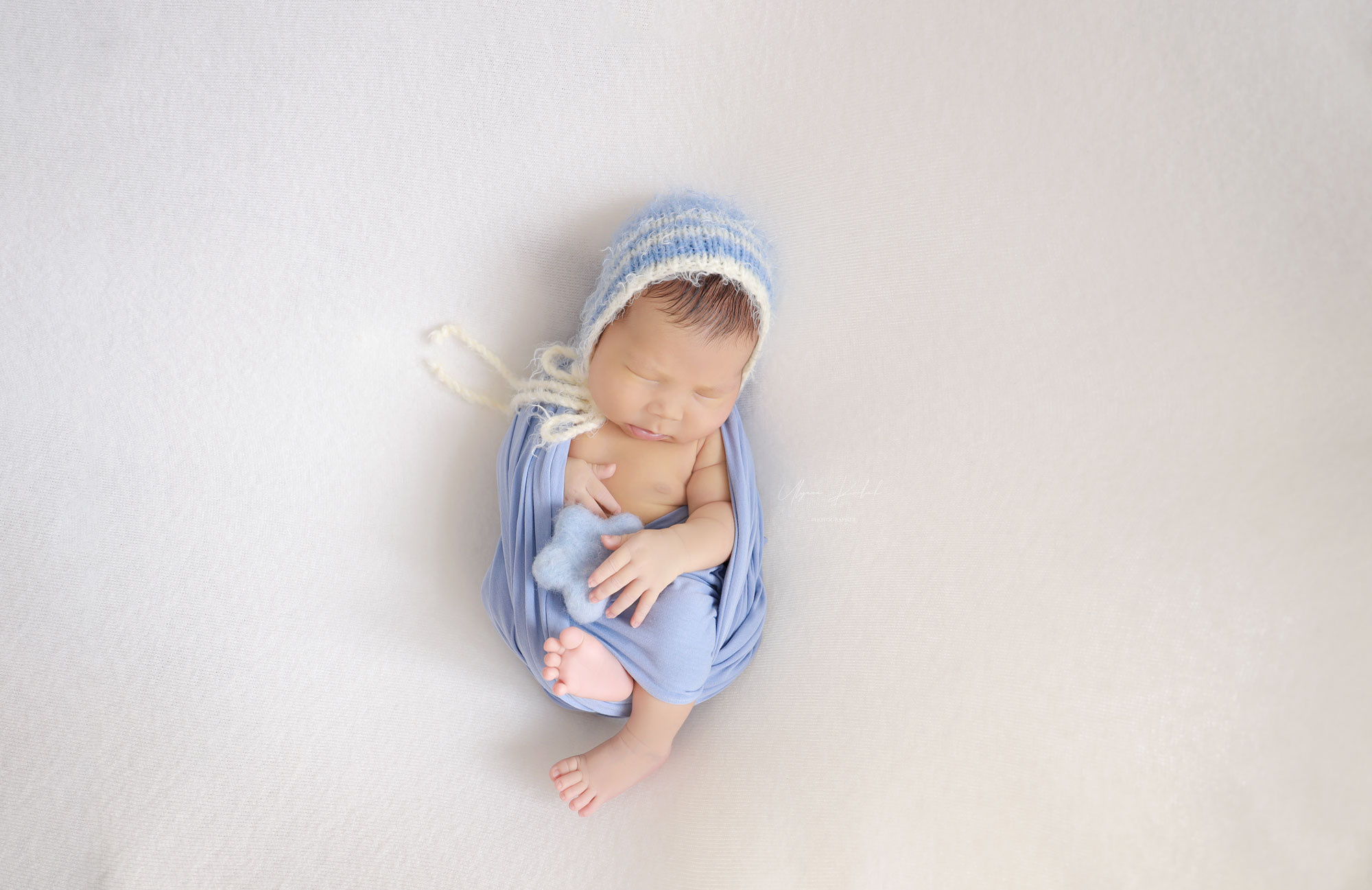 Фотосессия для малыша. Пакет «Minimal». Фотограф беременности, новорожденных и детей до года в Астане