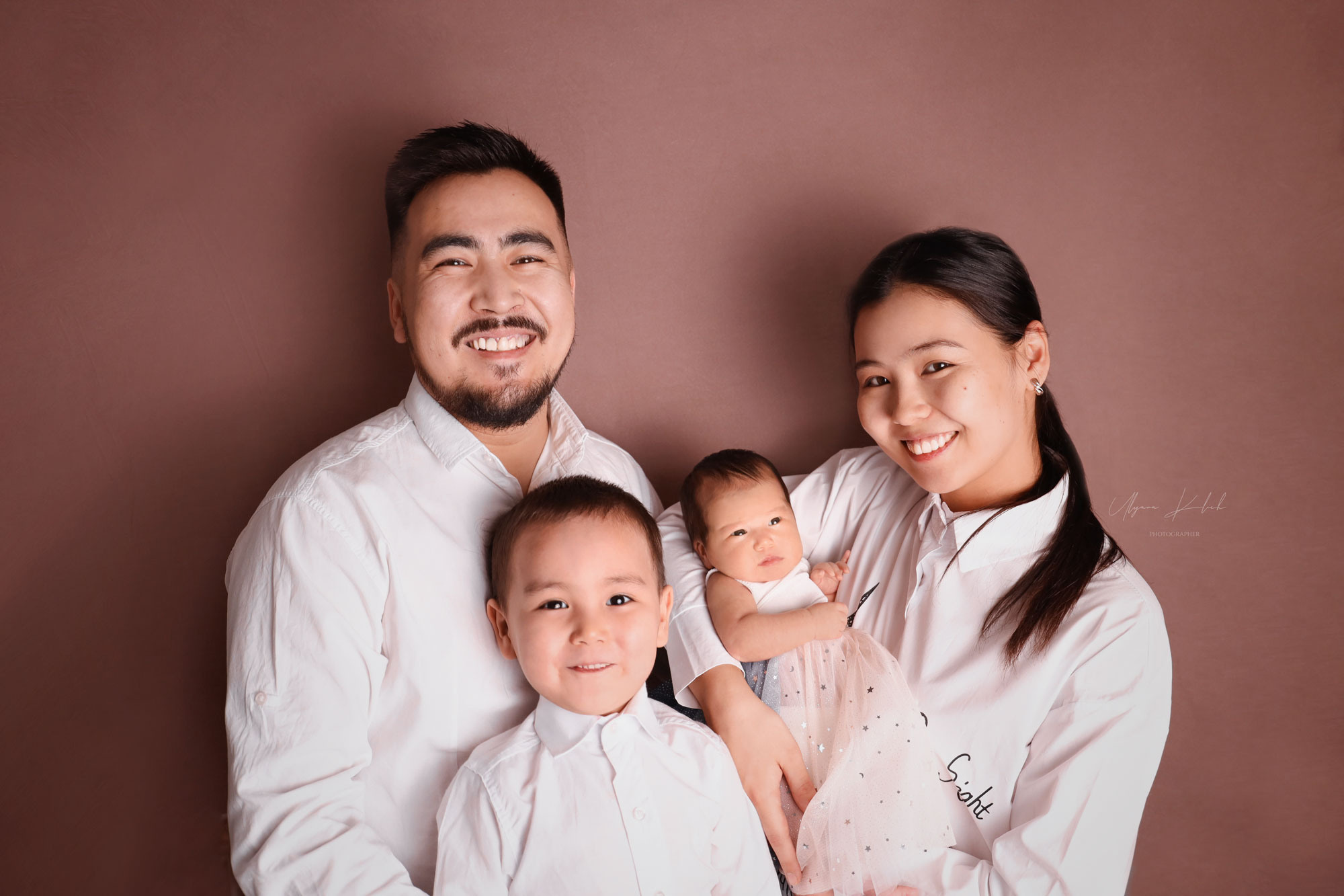 Первая фотосесия для малышки. Фотограф беременности, новорожденных и детей до года в Астане