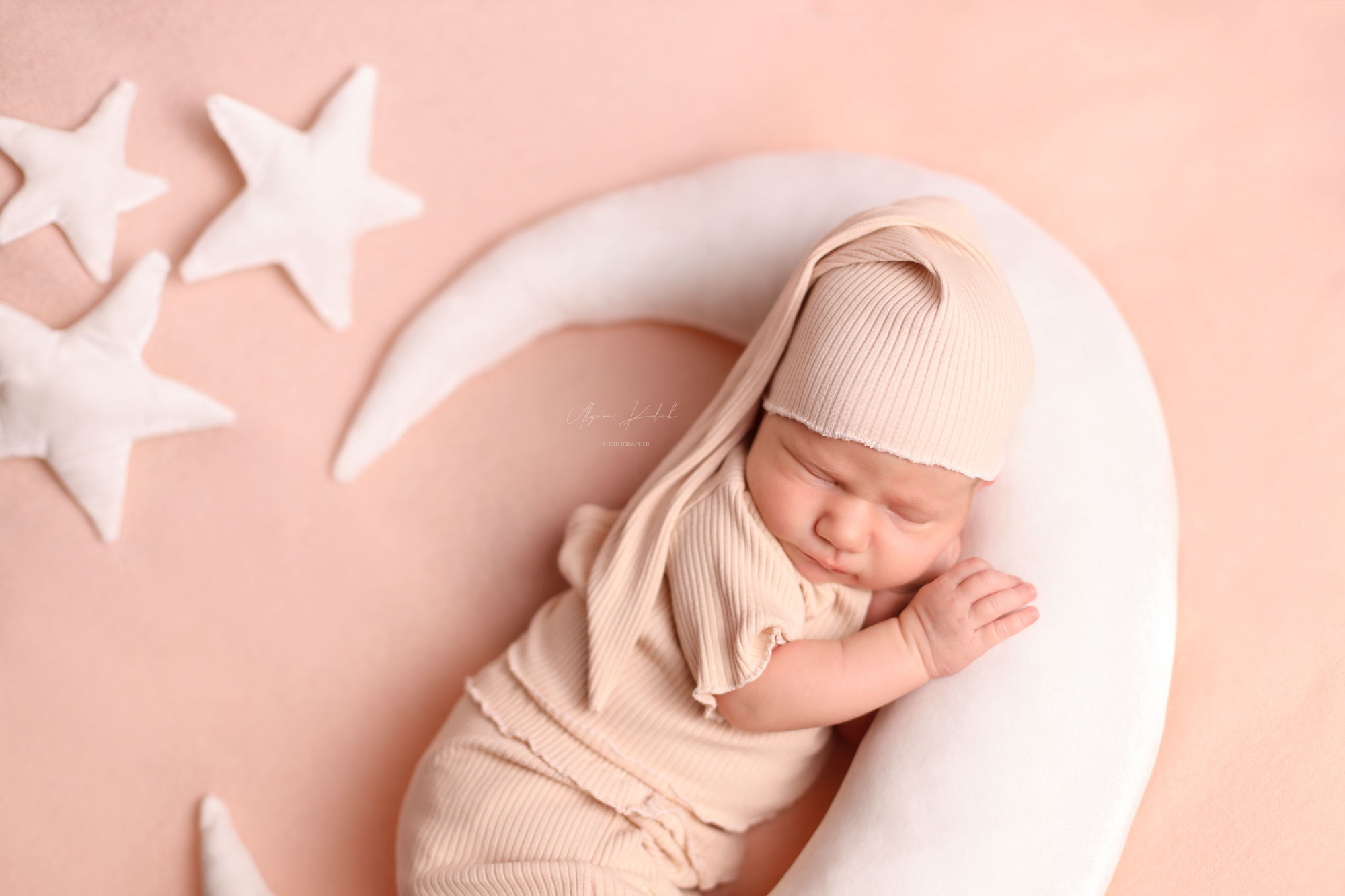 Маленький подарок. Фотограф беременности, новорожденных и детей до года в Астане