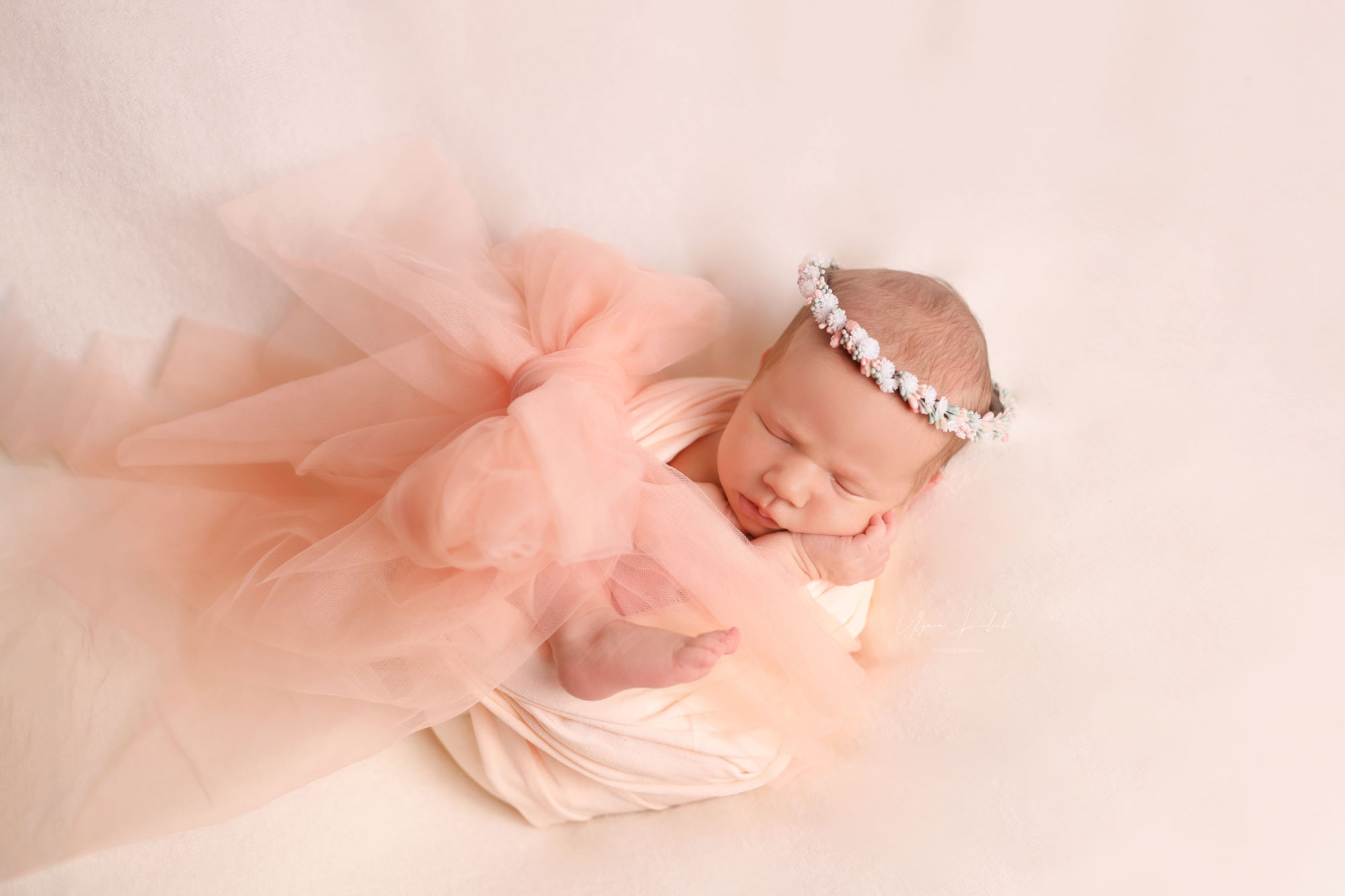 Маленький подарок. Фотограф беременности, новорожденных и детей до года в Астане