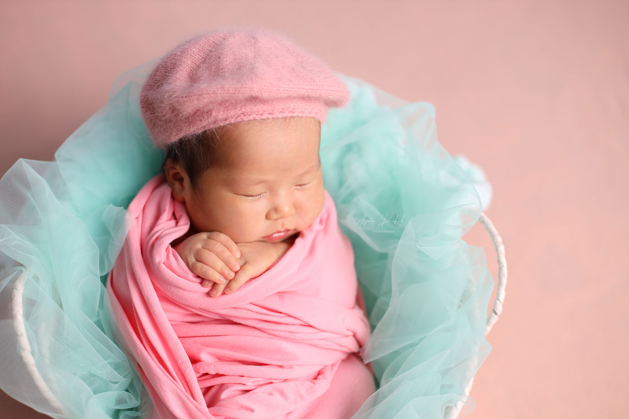 Первая фотосесия для малышки. Фотограф беременности, новорожденных и детей до года в Астане