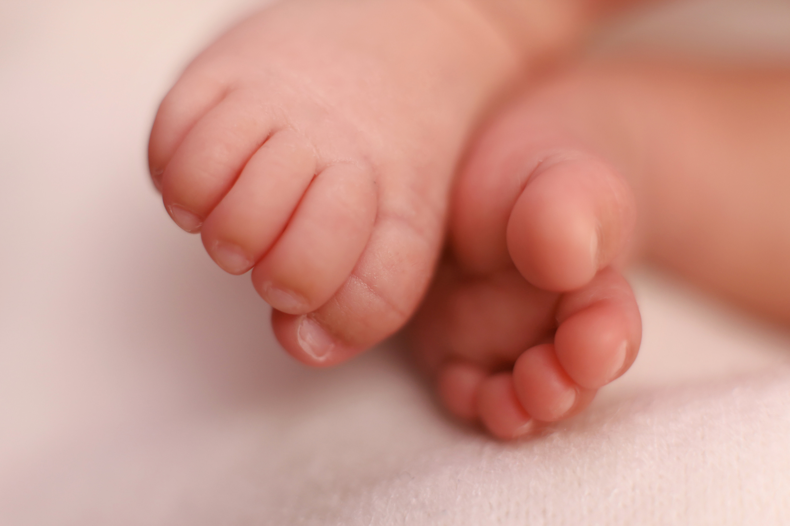 Newborn. Фотограф беременности, новорожденных и детей до года в Астане