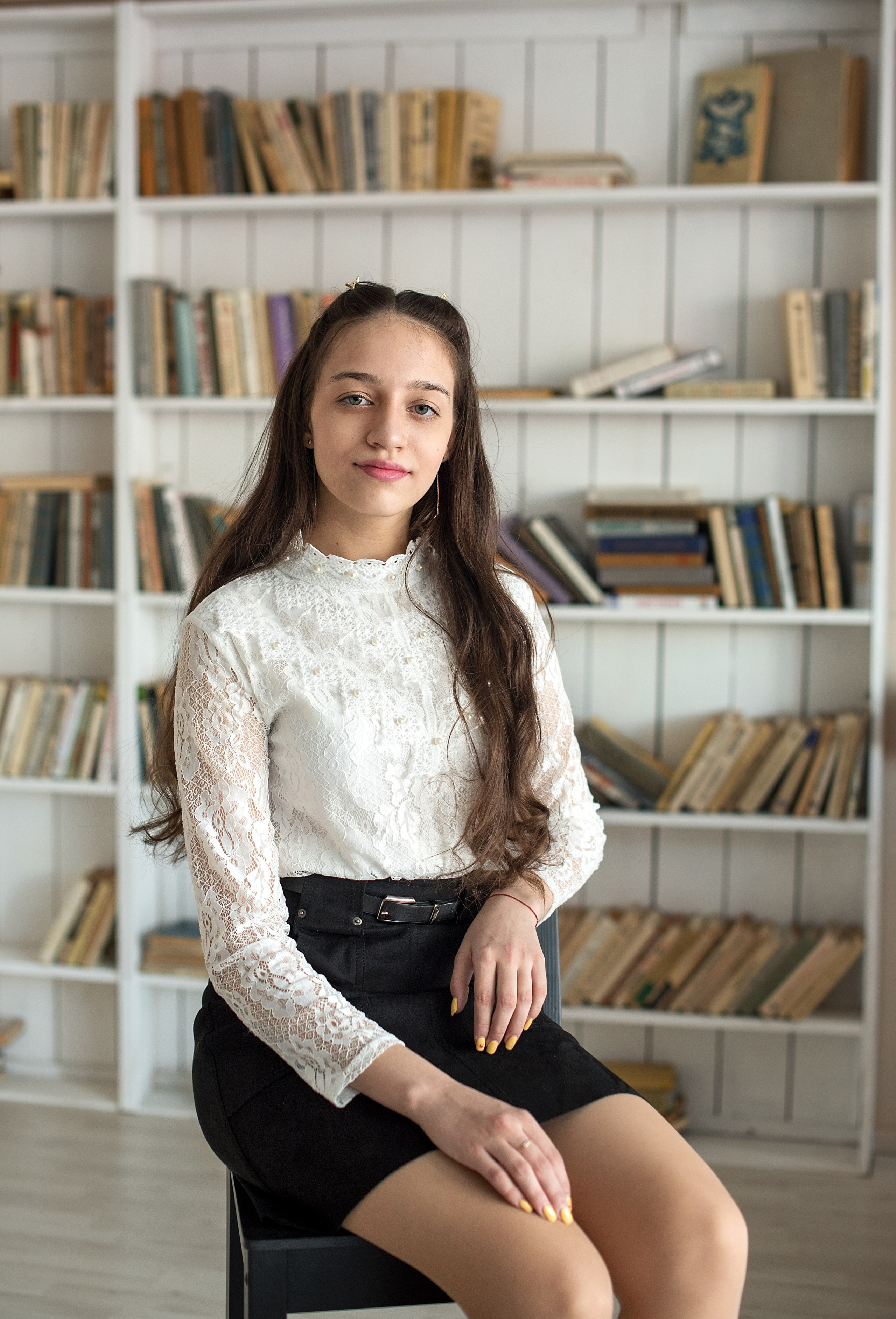 Пример съемки старшеклассников для альбома с наполнение «премиум» стиль съемки классический. Выпускные альбомы для школ и детских садов в Иваново