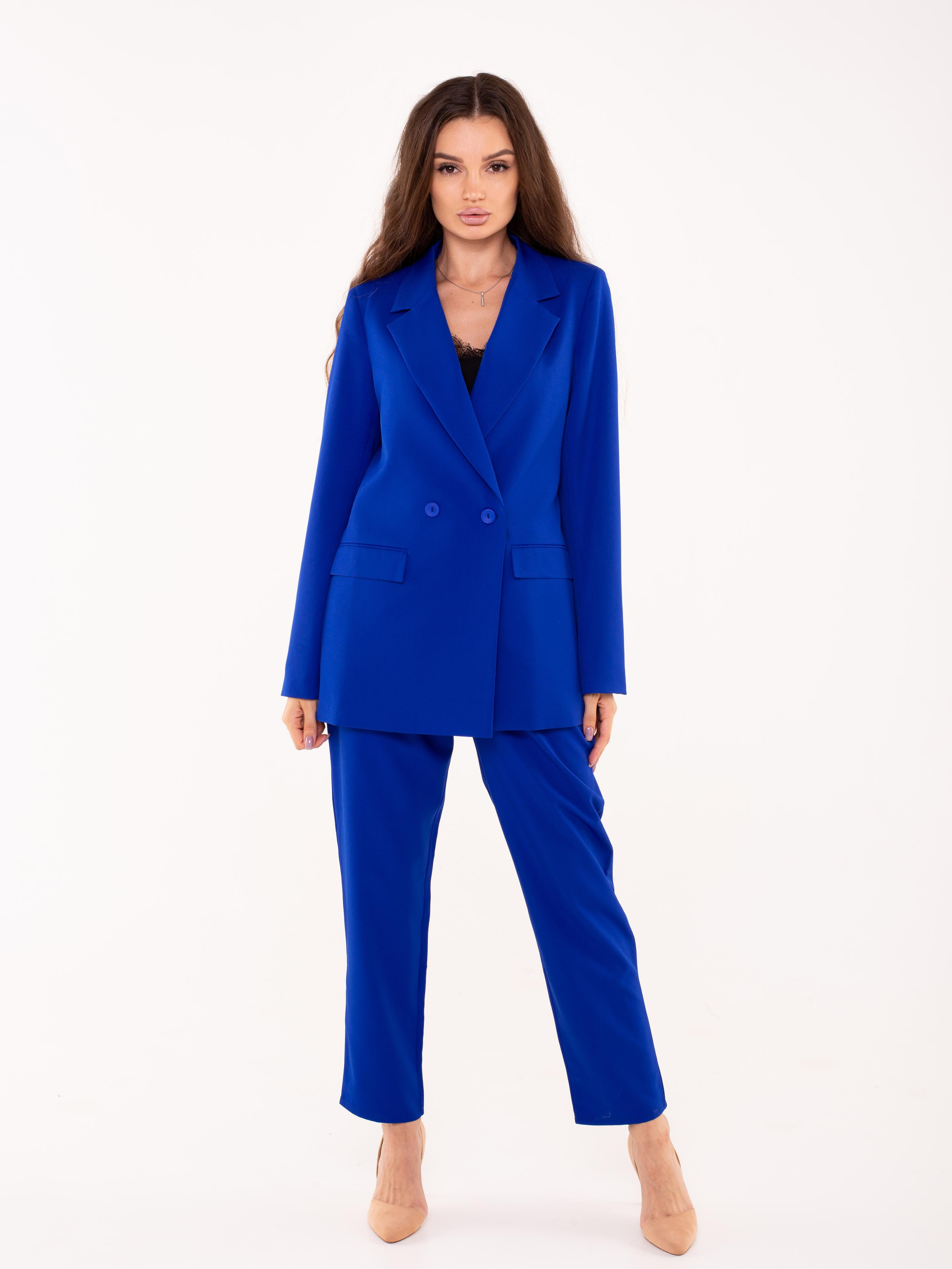 Модельная съемка на циклораме для маркетплейсов. ТМ Продакшн — Съемка для маркетплейсов в Москве