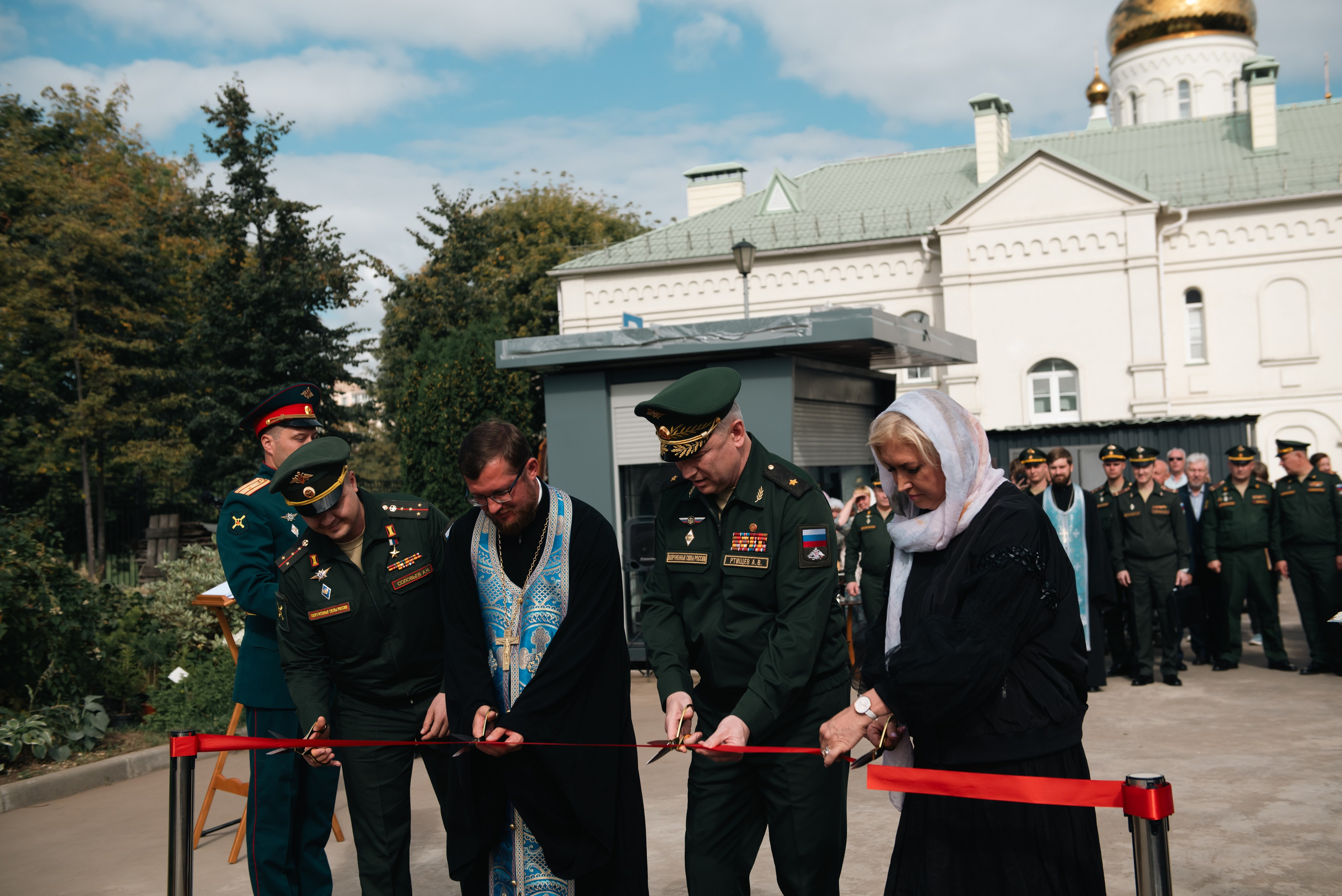 Храм Андрея Боголюбского, служба с участием войск РХБ защиты. Фотограф, визажист. Москва