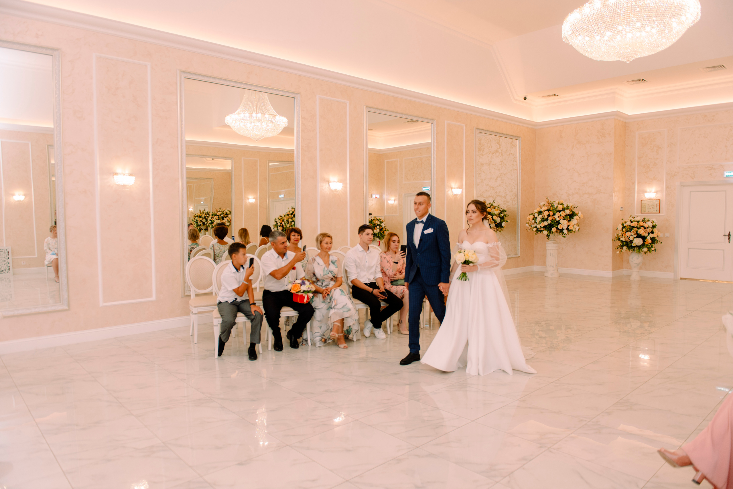 Виктория и Алексей — традиционная свадьба. Семейный и свадебный фотограф в Рязани Лиза Голованова