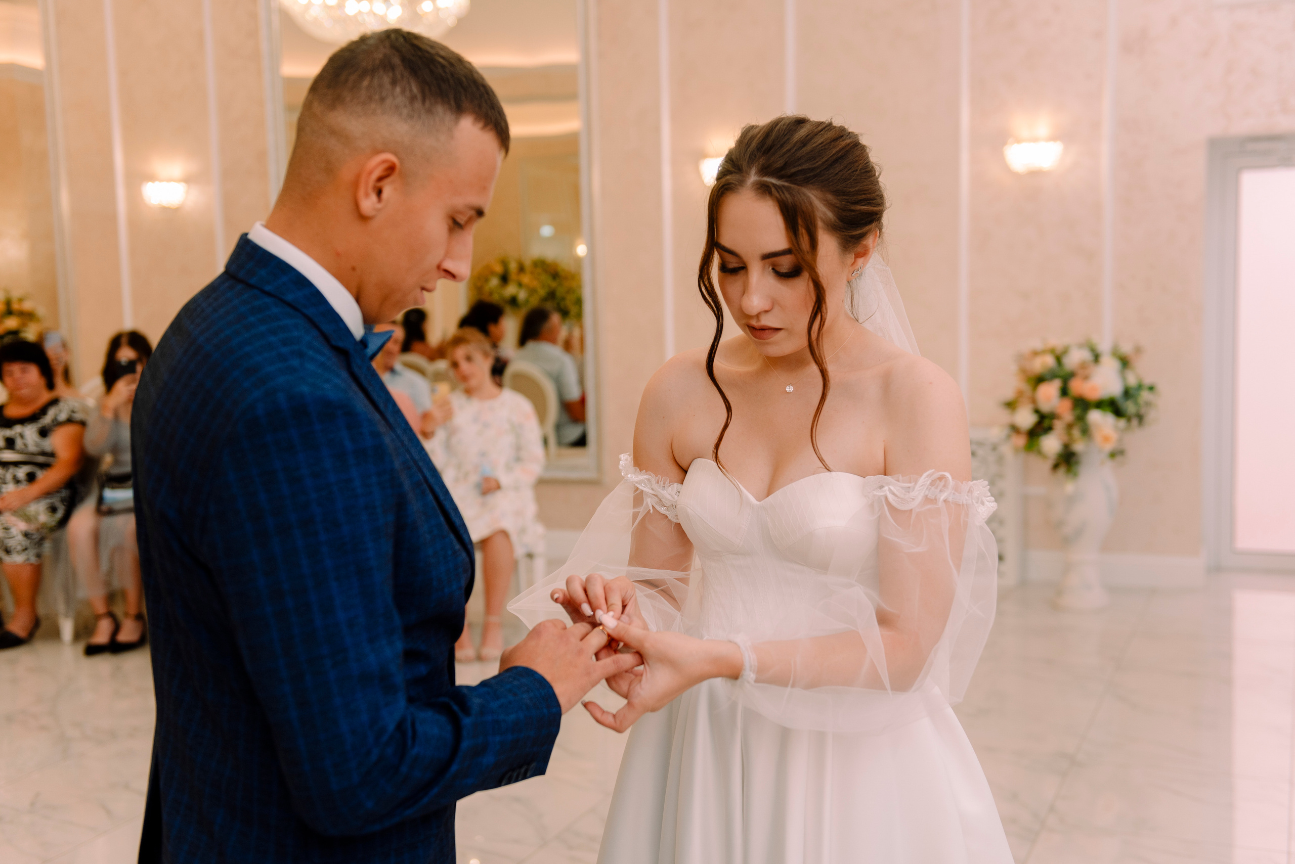 Виктория и Алексей — традиционная свадьба. Семейный и свадебный фотограф в Рязани Лиза Голованова