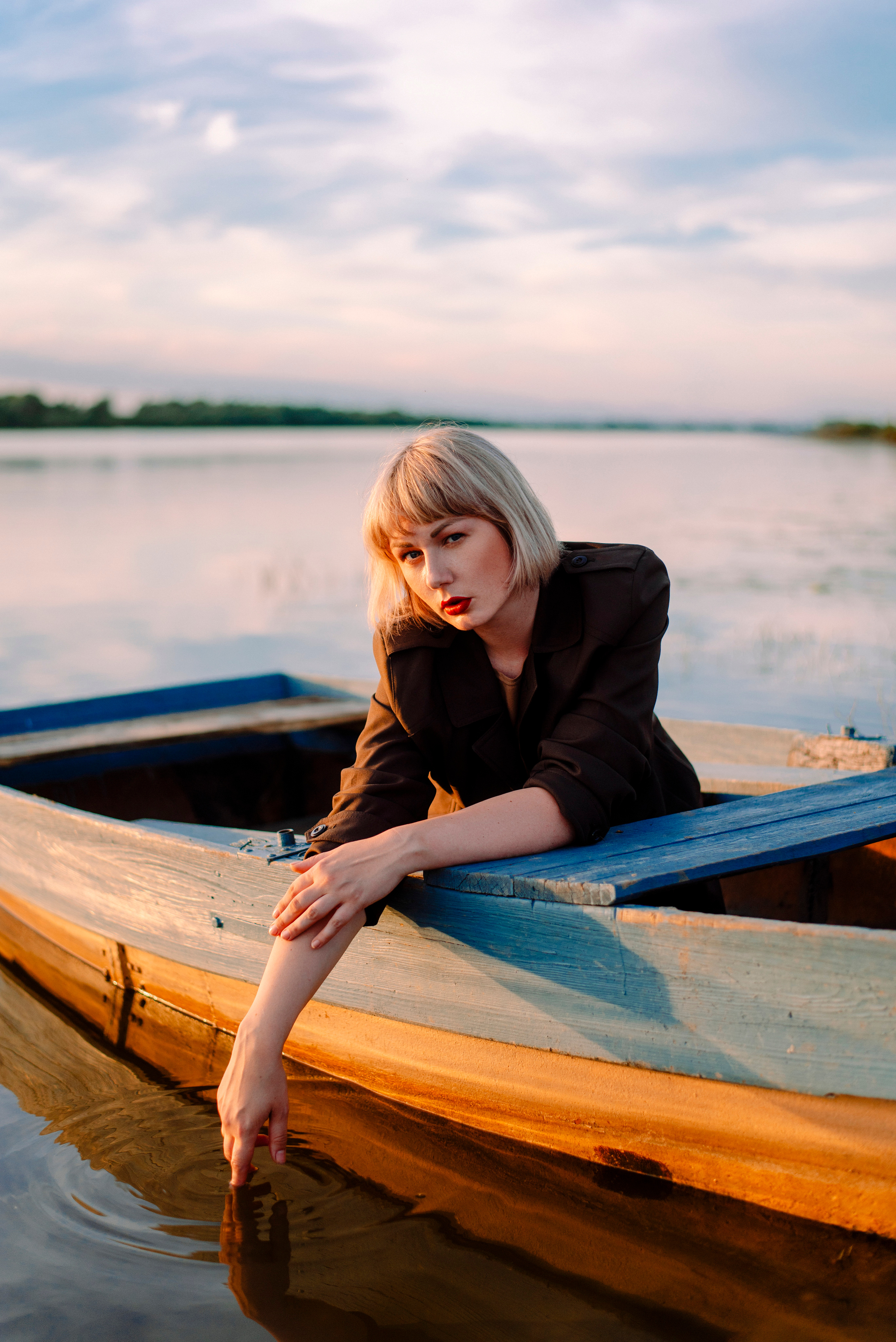 Валя в лодочке 🌅. Семейный и свадебный фотограф в Рязани Лиза Голованова