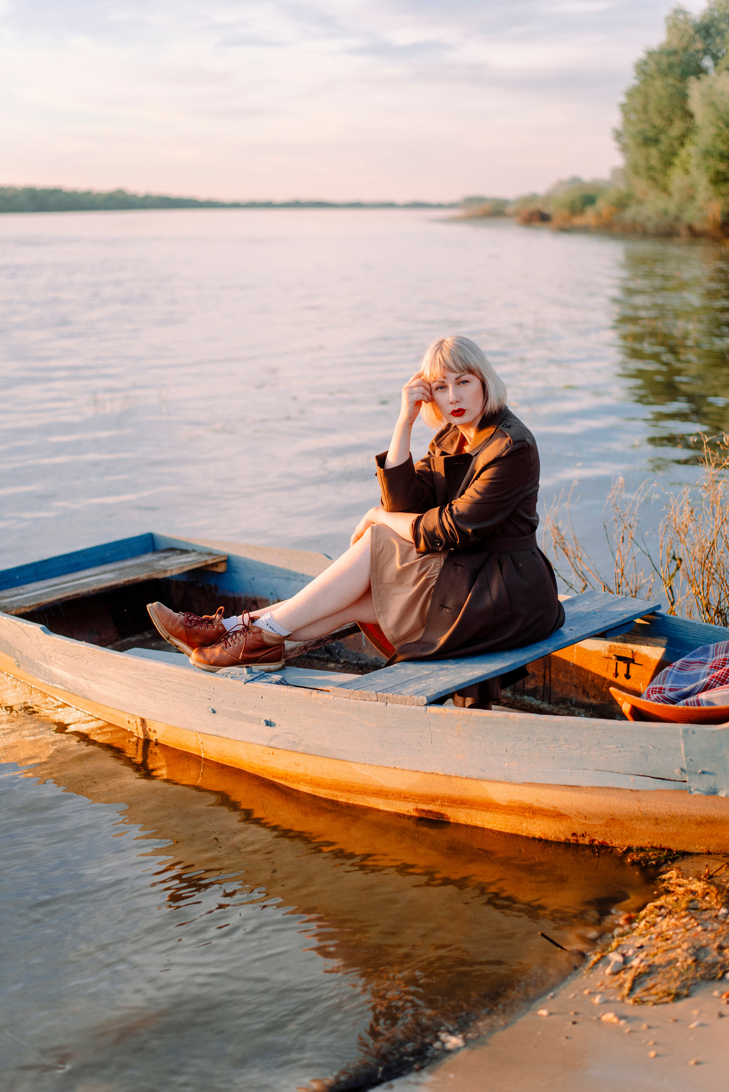 Валя в лодочке 🌅. Семейный и свадебный фотограф в Рязани Лиза Голованова