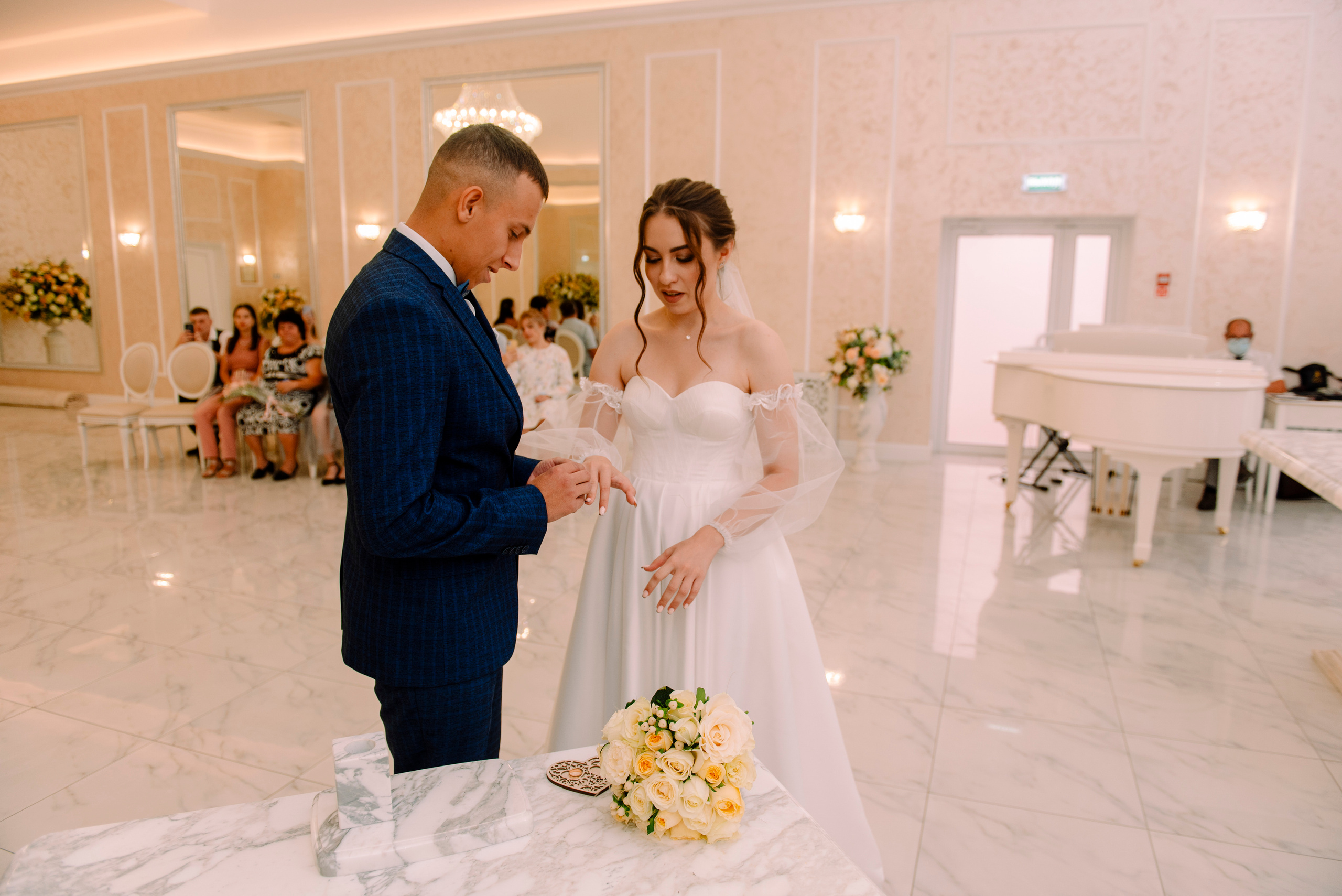 Виктория и Алексей — традиционная свадьба. Семейный и свадебный фотограф в Рязани Лиза Голованова