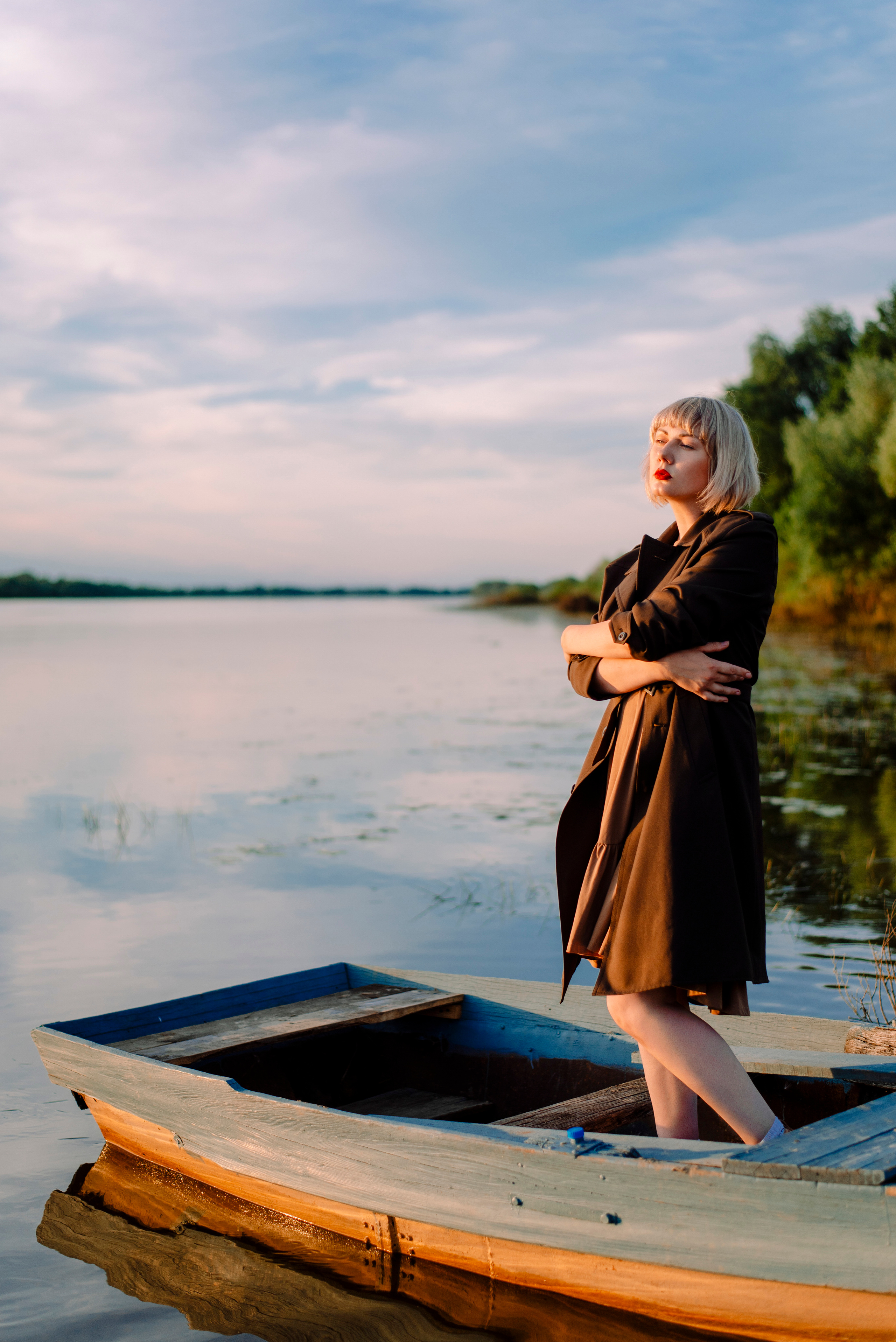 Валя в лодочке 🌅. Семейный и свадебный фотограф в Рязани Лиза Голованова