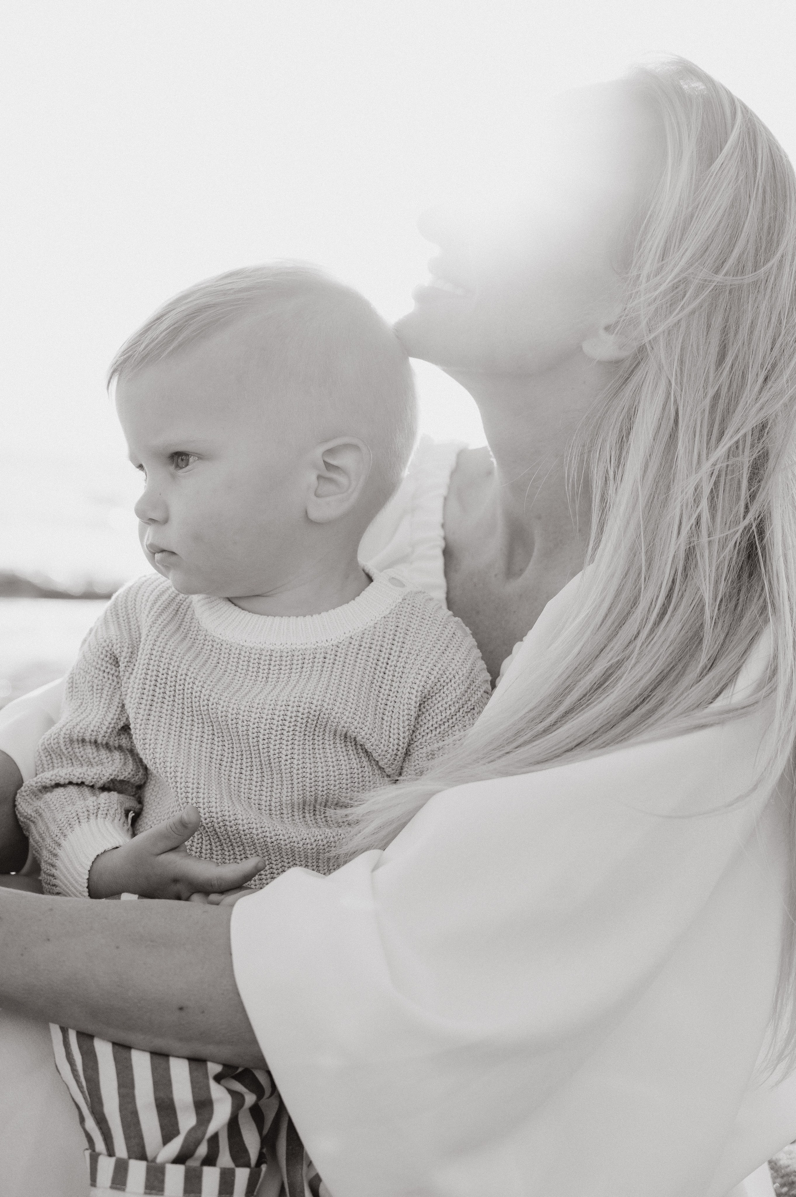 Юлия. Профессиональный фотограф беременности в СПБ. Стильные фотосессии беременности в стиле минимализм и классическая фотография