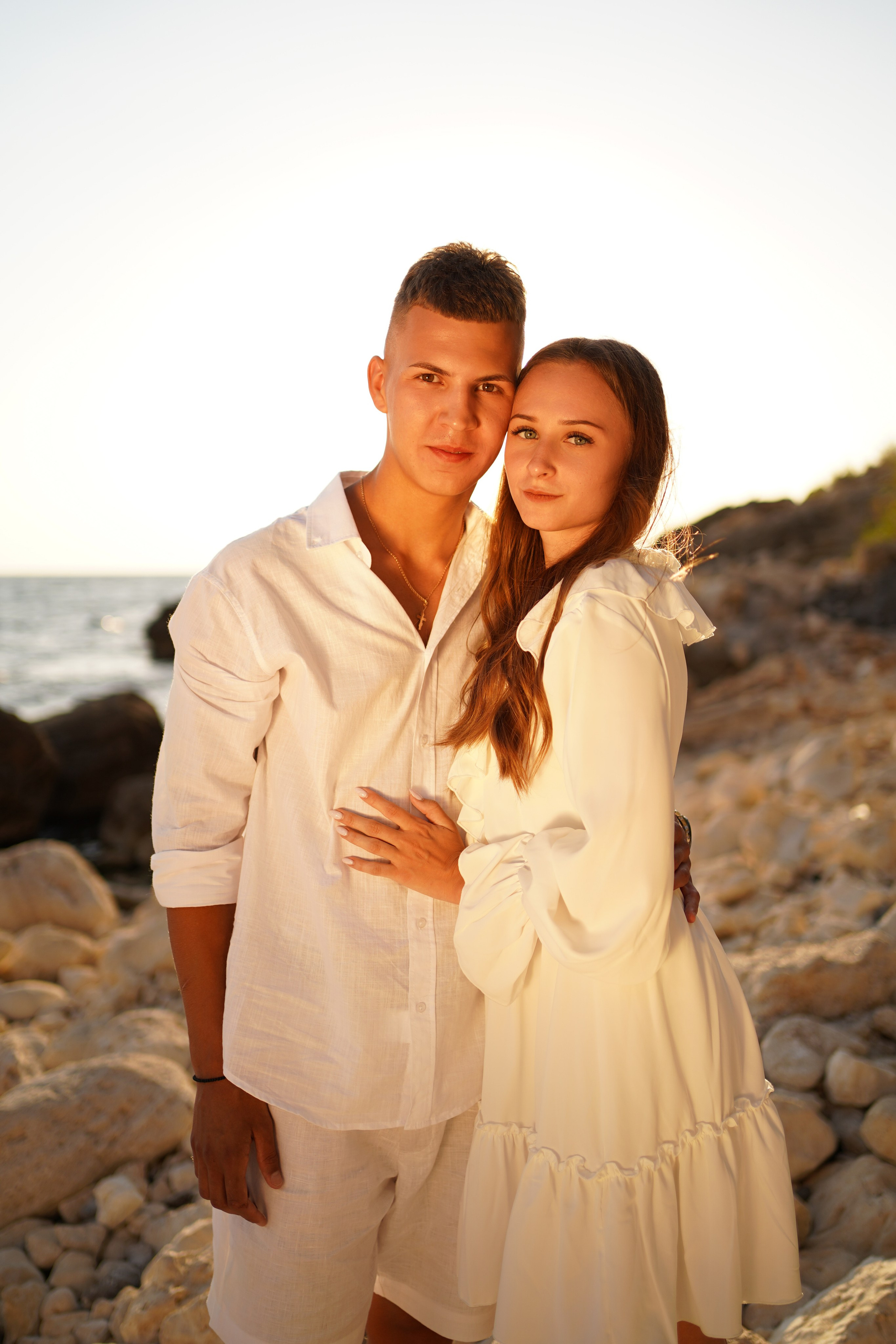 Матвей и Софья на фотосессии дикого пляжа Грот Дианы в Крыму. Свадебный фотограф в Ростове-на-Дону. Таинство Крещения и Венчания, семейные фотосессии. Алёна Чёботова