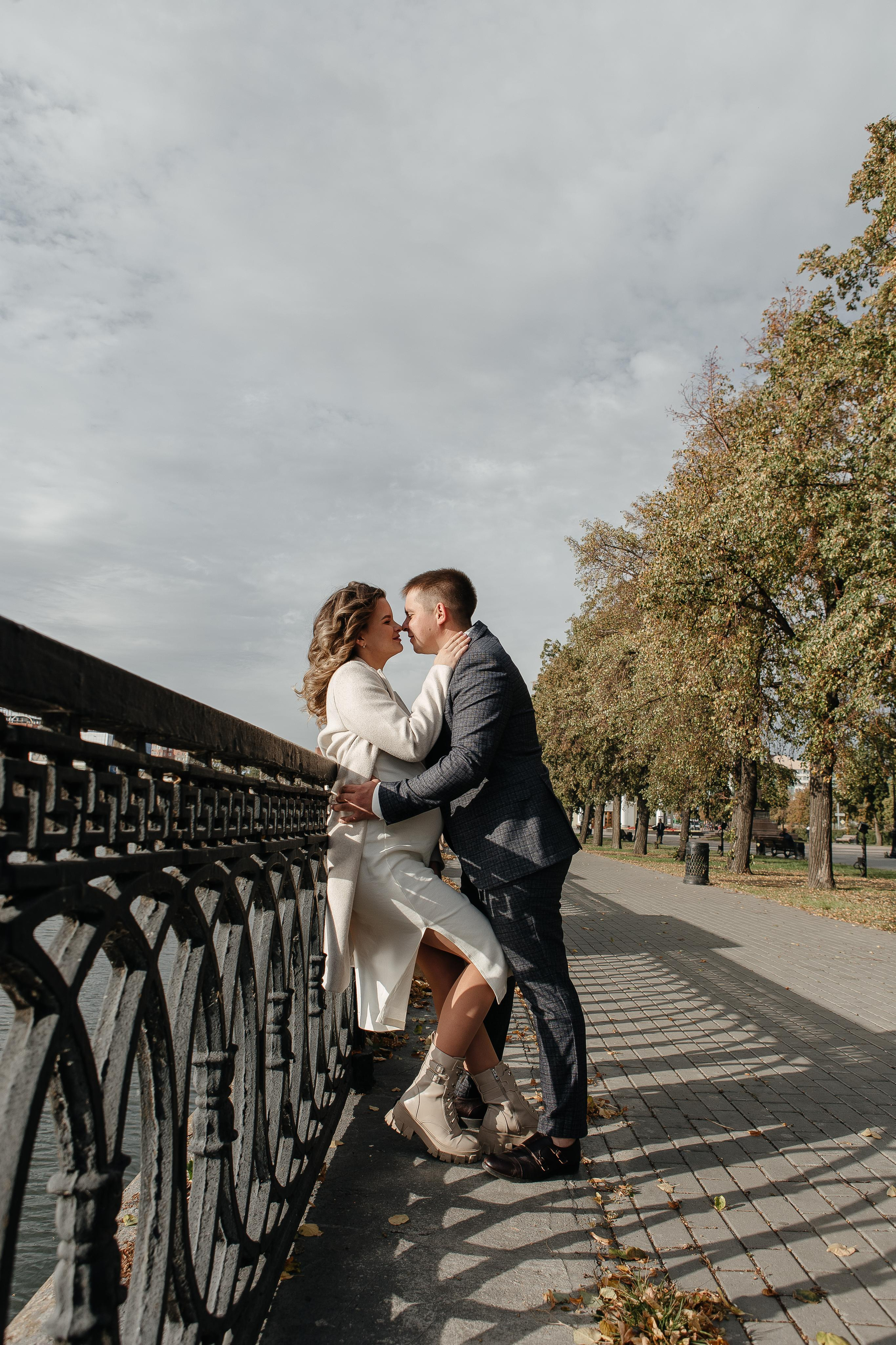 Тёплая осень — в ожидании. Свадебный фотограф в Челябинске Оксана Мишакова