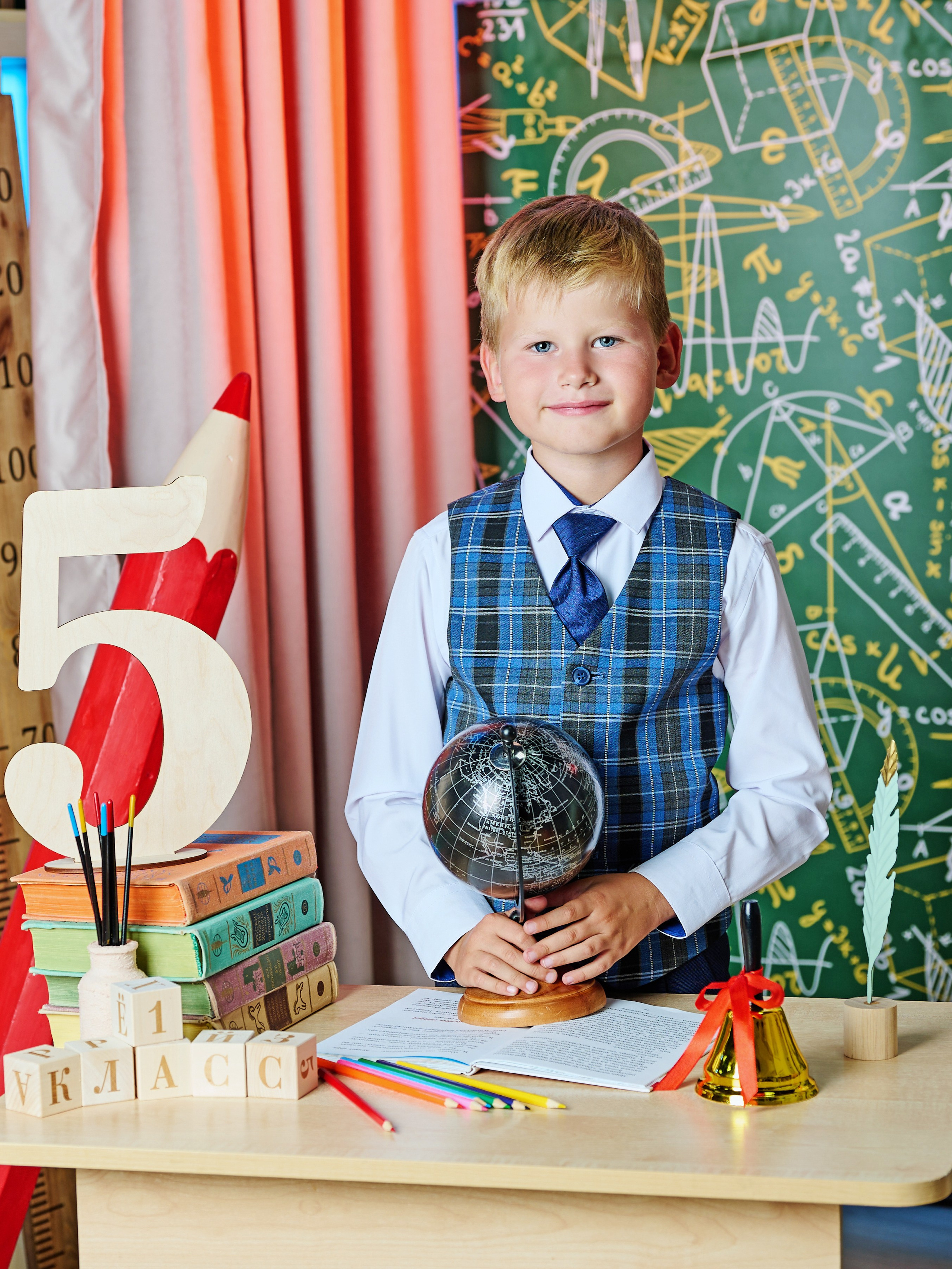 Фотосессии 1 класс. Выпускные альбомы. Предметная и контент съёмка. Фотостудия Klass