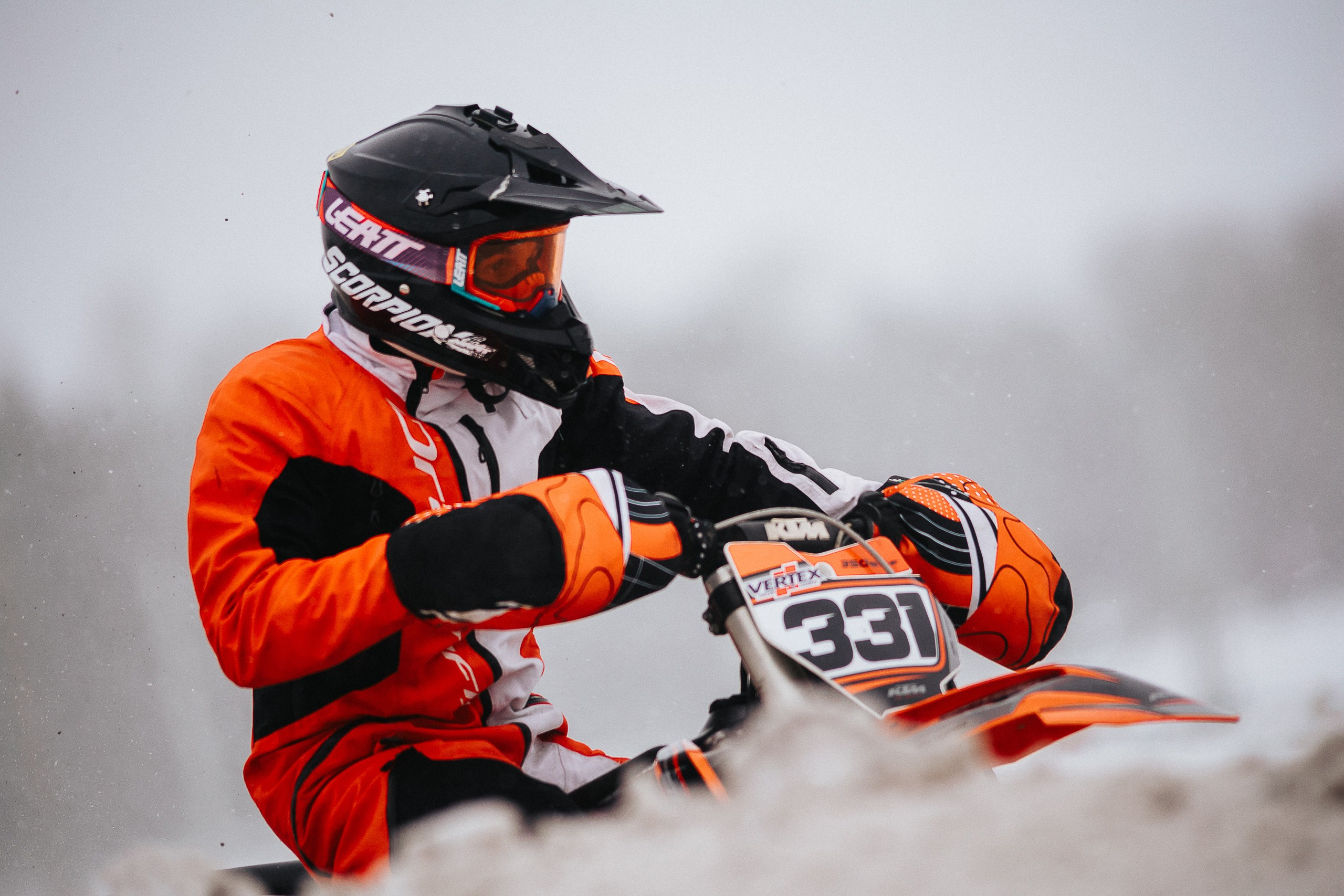 29.12.2024 — Праздничная тренировка на мотоциклетной трассе Люскус. Репортажный фотограф в Кемерово