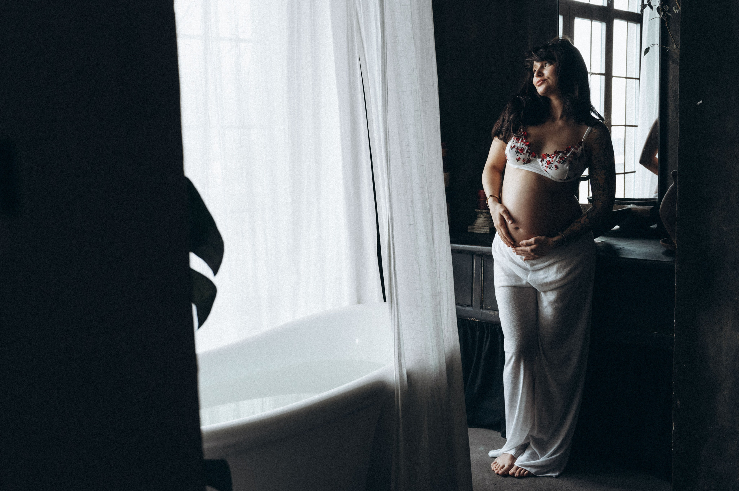 Профессиональный семейный и беременный фотограф в Санкт-Петербурге — Маргарита Иванова. Индивидуальные фотосессии под ключ: от образа до гот. Профессиональный фотограф беременности в СПБ. Стильные фотосессии беременности в стиле минимализм и классическая фотография