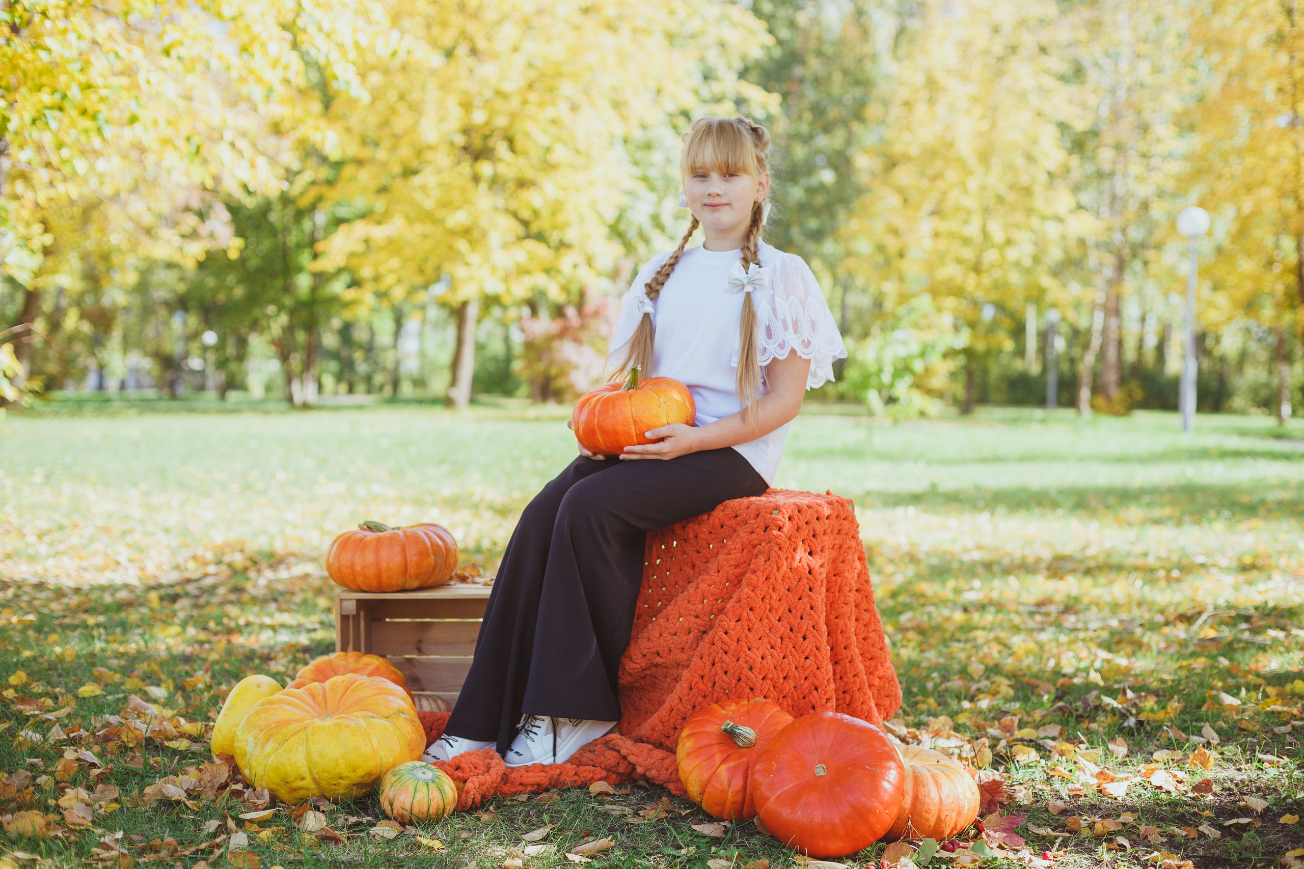 Школьная фотосессия на 31 августа. 1,2,3 сентября. Портреты детей 4-6 штук. Групповые общие 2-5 шт. Цена 450р. (1). Семейный и детский фотограф в Сухом Логу Ольга Кайгородова