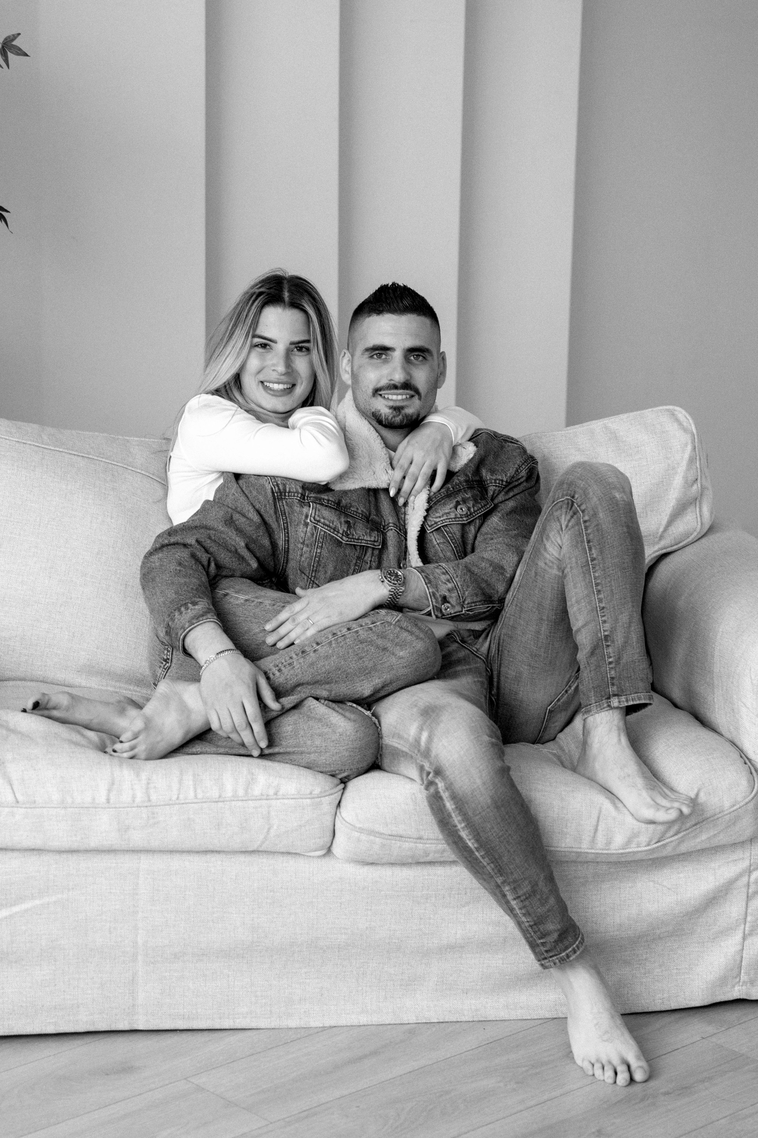 Family photoshoot in White Studio. Wedding and family photographer