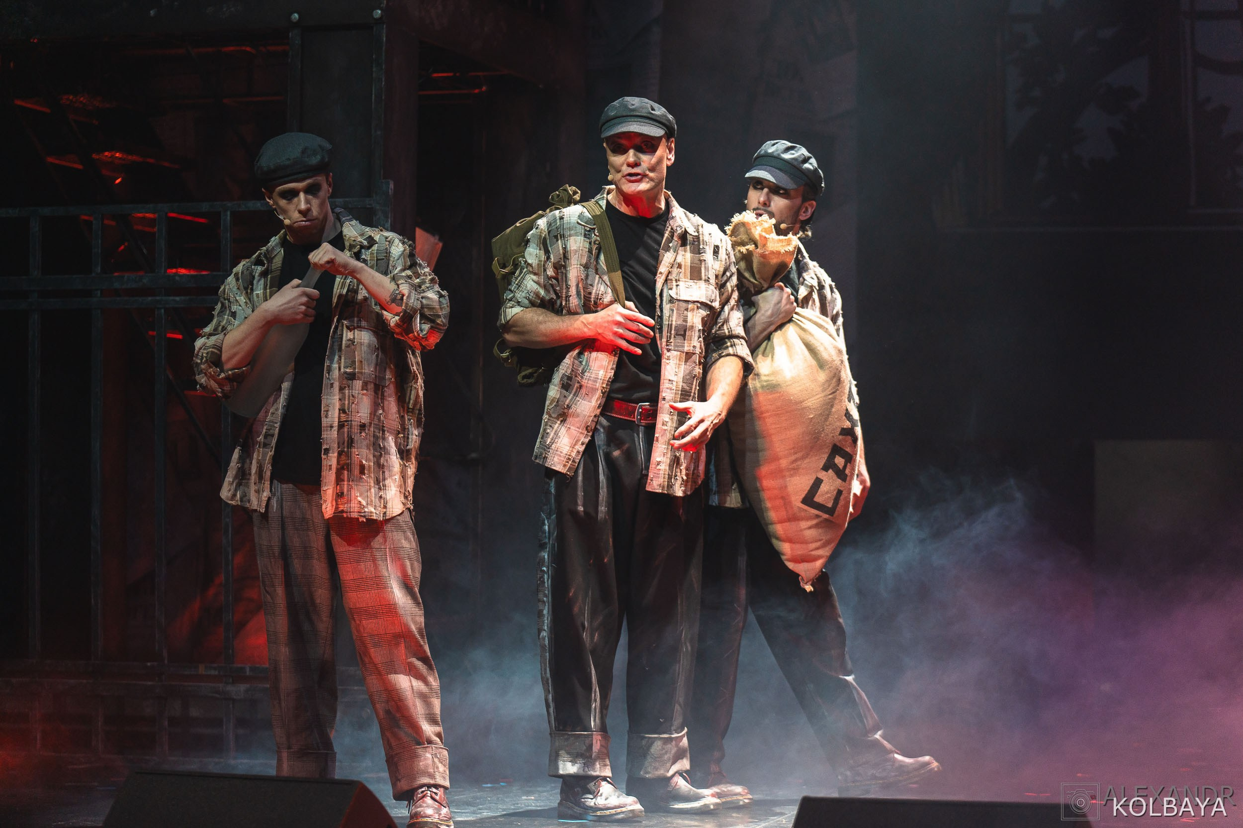 Фотографии со спектакля «Однажды в городе N». Концертный и театральный репортажный фотограф в Москве Александр Колбая