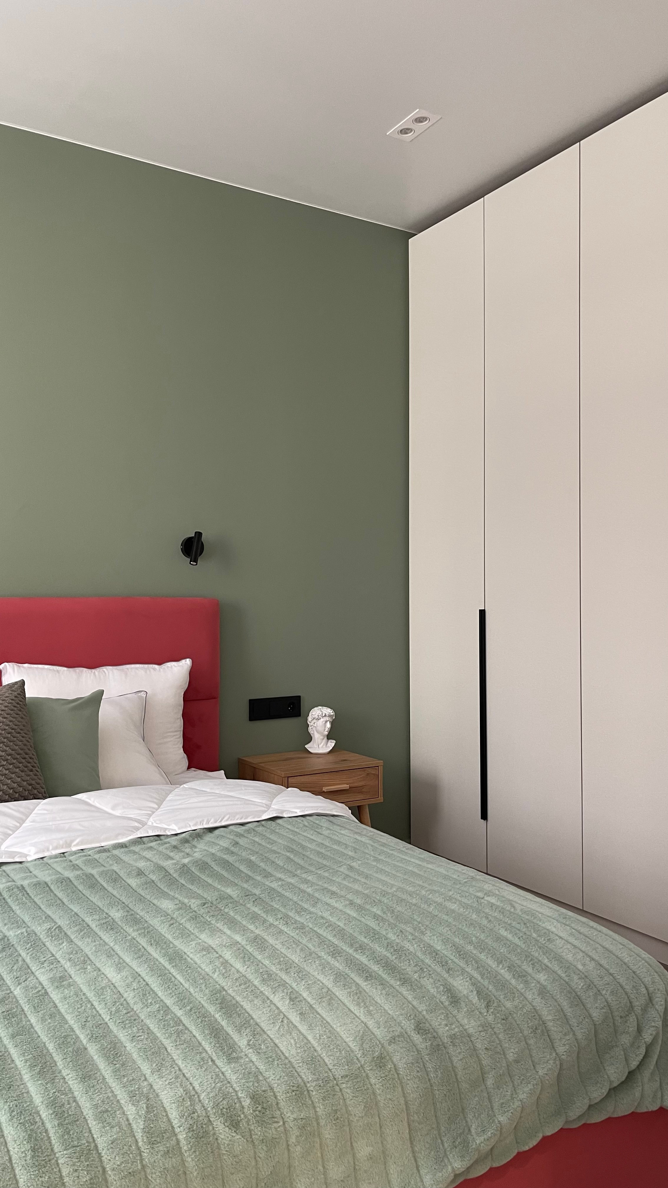 Евродвушка в мятно-коралловых оттенках для сдачи в аренду. Дизайнер интерьеров в Санкт-Петербурге Анастасия Тен