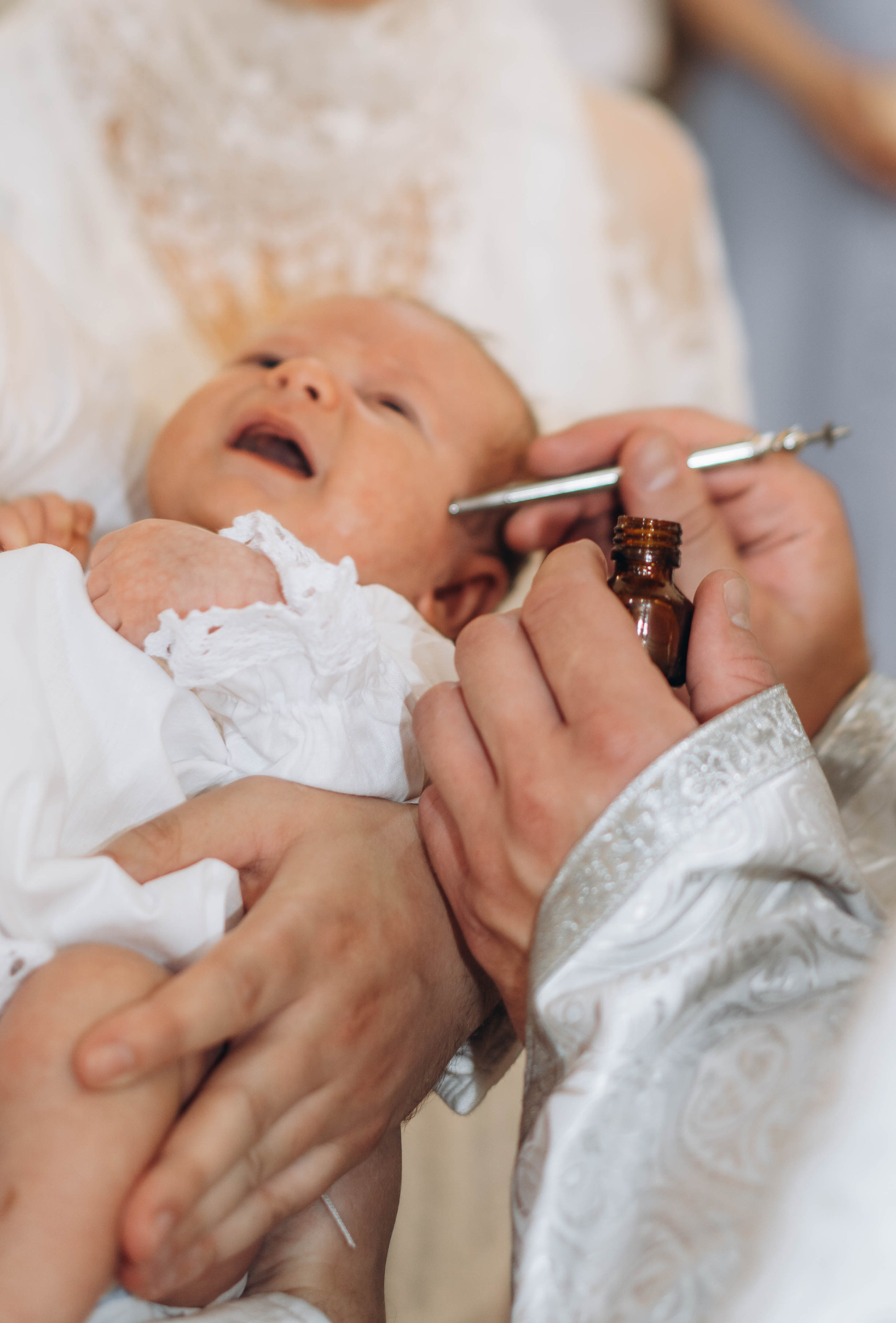 Крещение Тихона Церковь Почаевской иконы Божией Матери в Салтыковке. Фотограф Москва Валерия Веденина