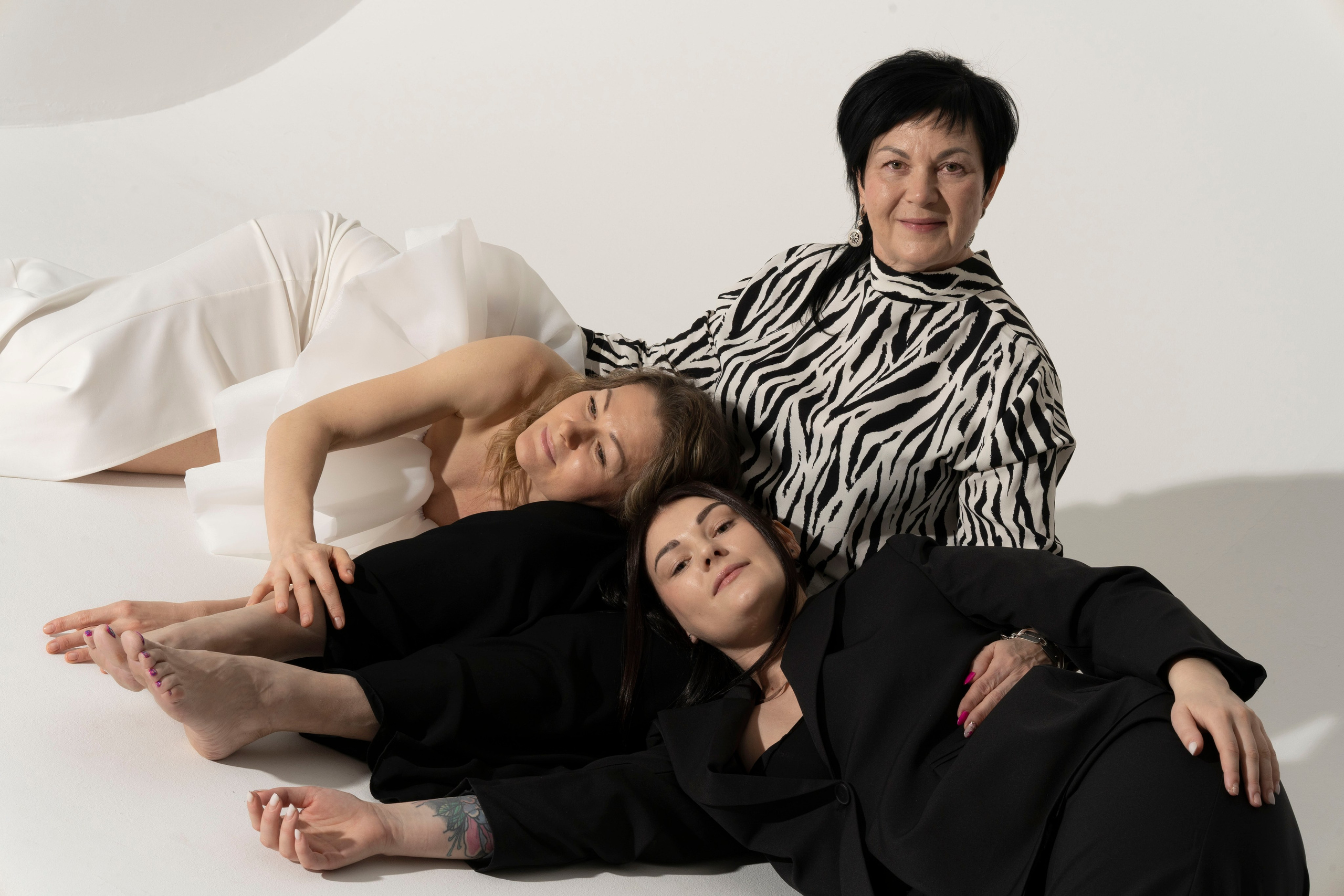 Елена, Валерия и Евгения. Главная